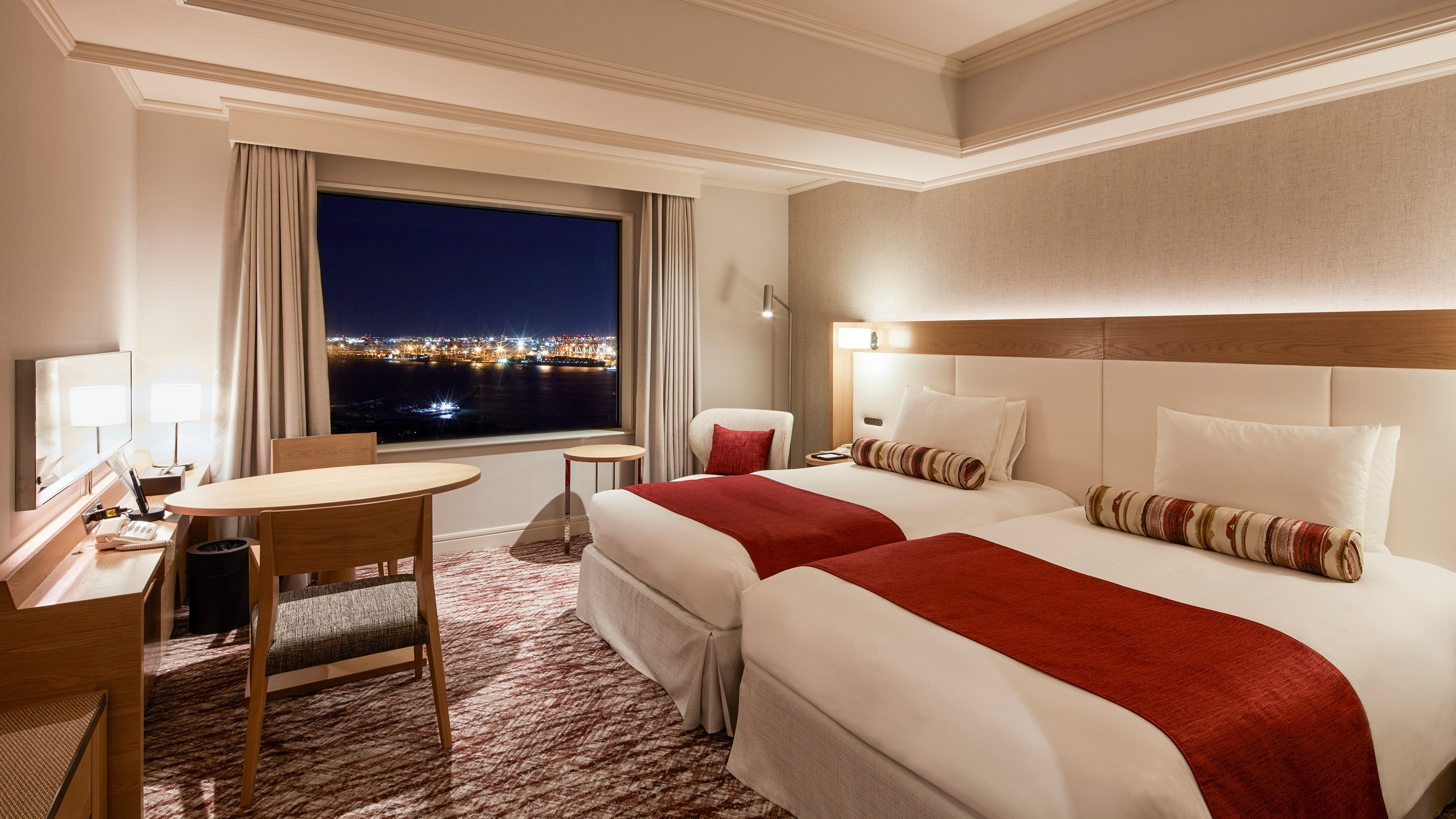 [Bay view floor] Superior twin