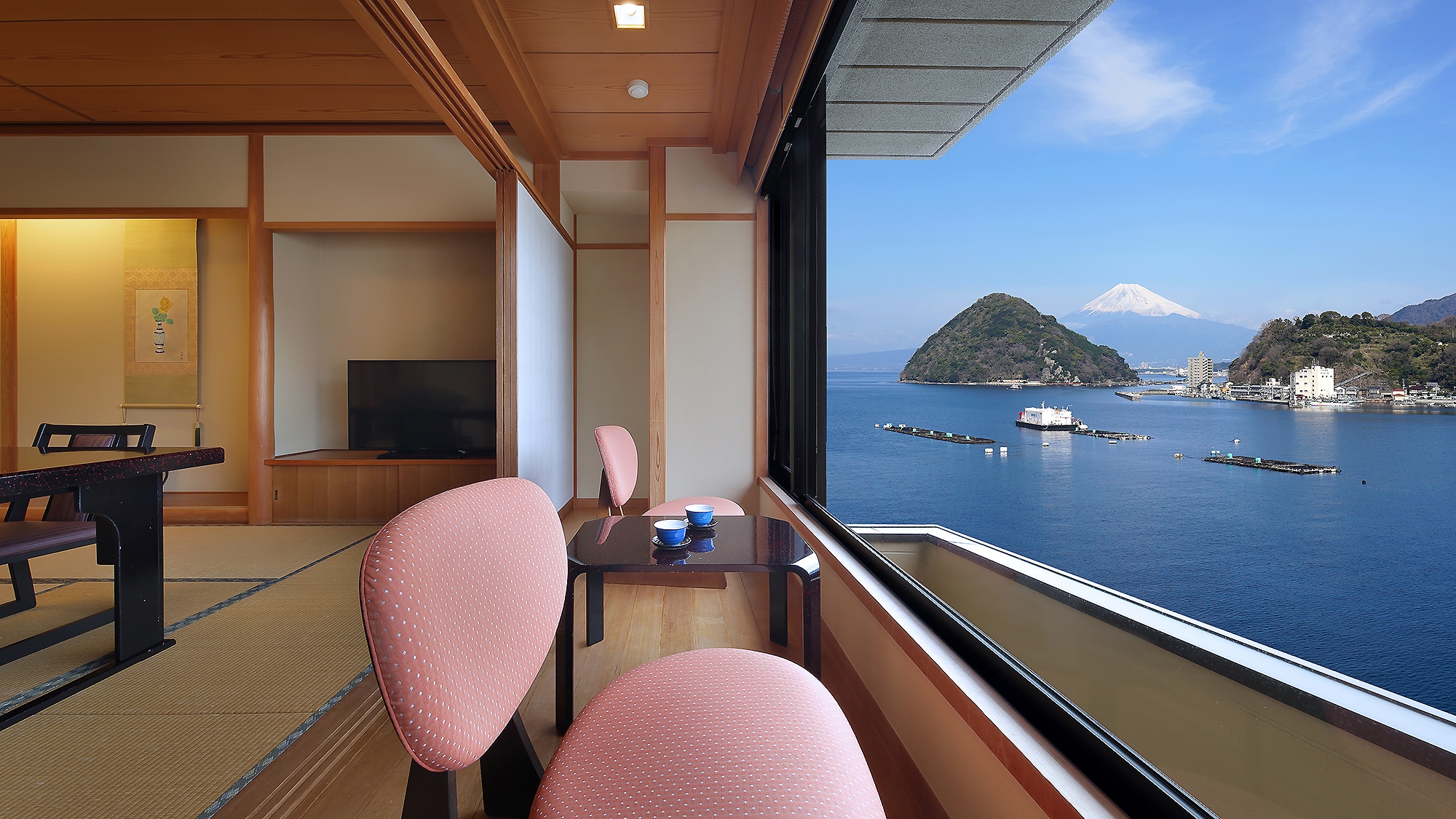 Japanese-style room with half open-air bath, 12 tatami mats, "Mi"