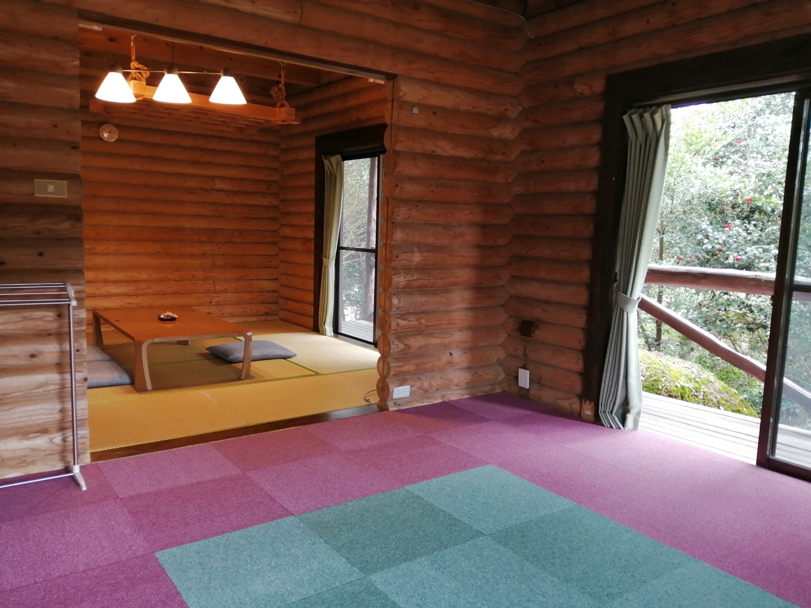 Log house living room example