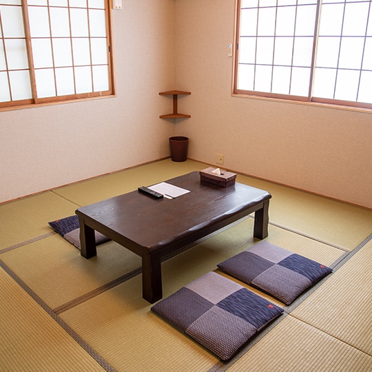 简单的日式房间。对于那些不讲究房间的人/附件日式房间8榻榻米房间