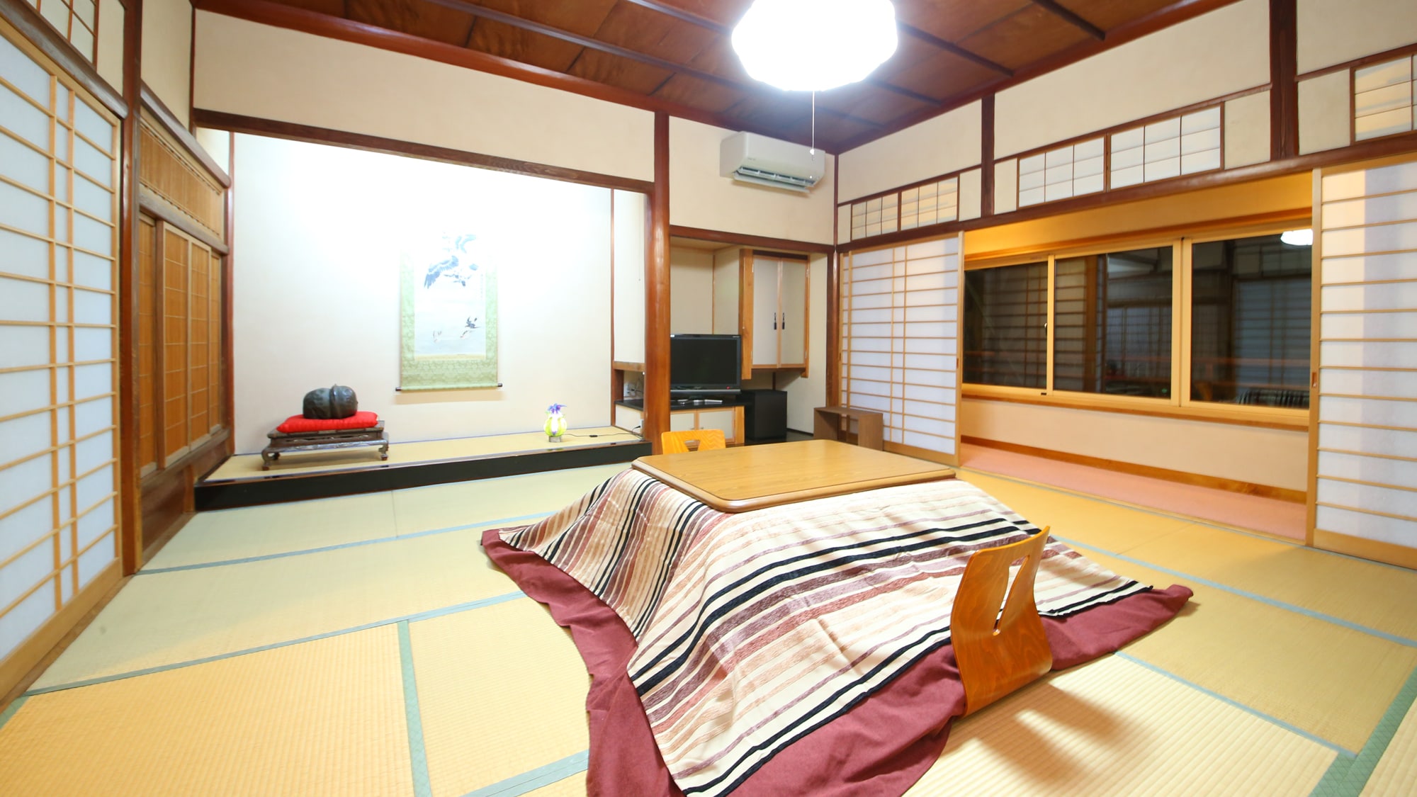  [Ryuji] A prestigious room built in the Taisho era.