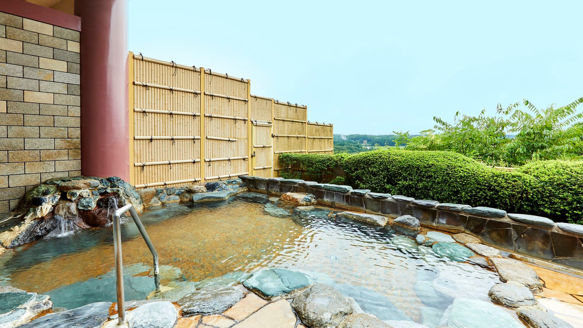 Open-air bath