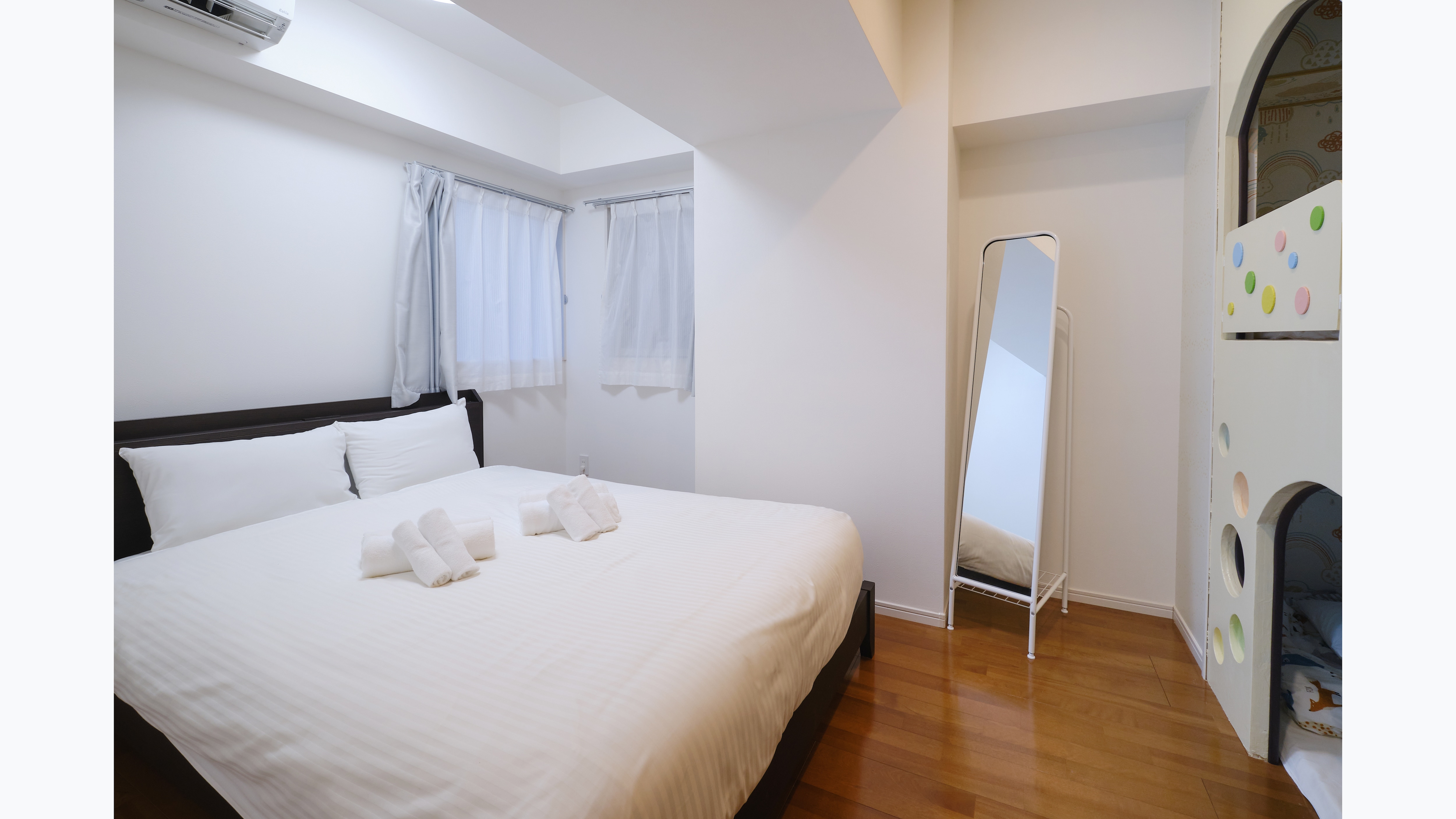 Pet-friendly 2 double bedrooms + bunk beds: Bedroom (private room)