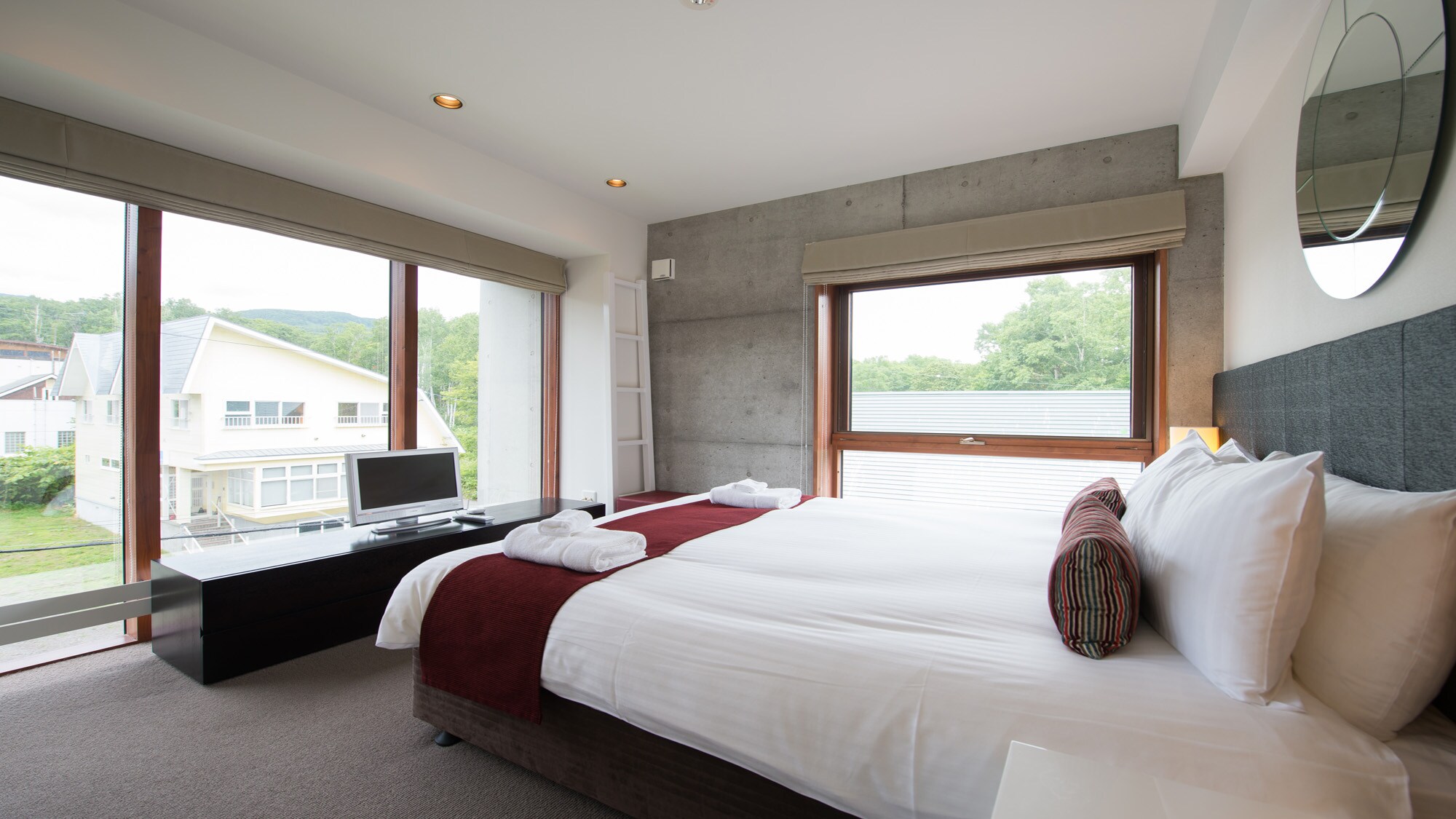 Bedroom (choice of twin or double)