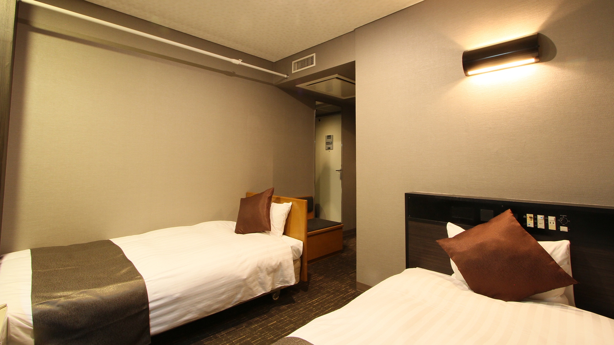 ☆ Economy Twin Room ☆ ■ Area 15 sqm ■ Single bed 120cm + Extra bed 100cm