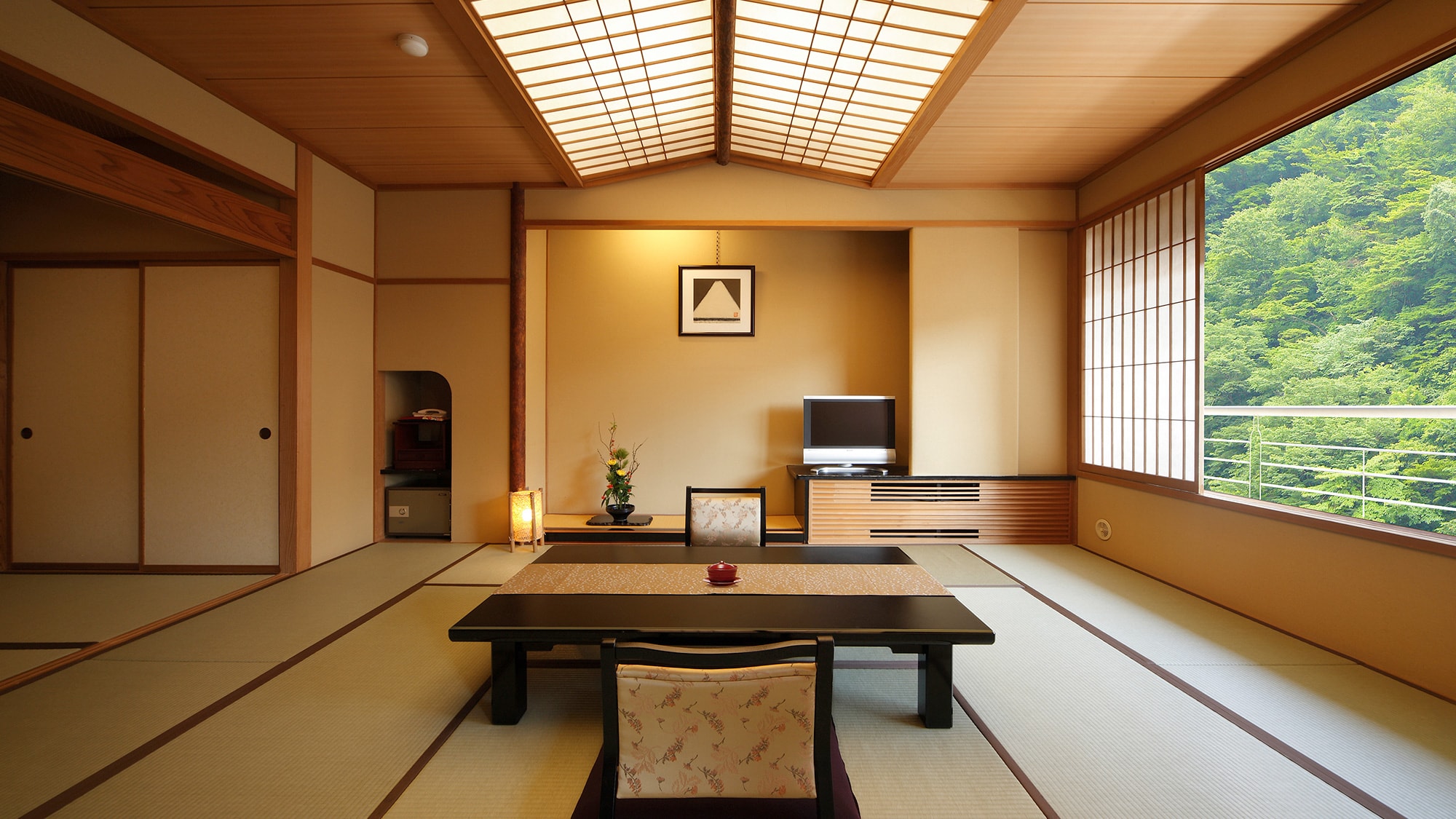 ■ Riraku Room (Room with Massage Chair)