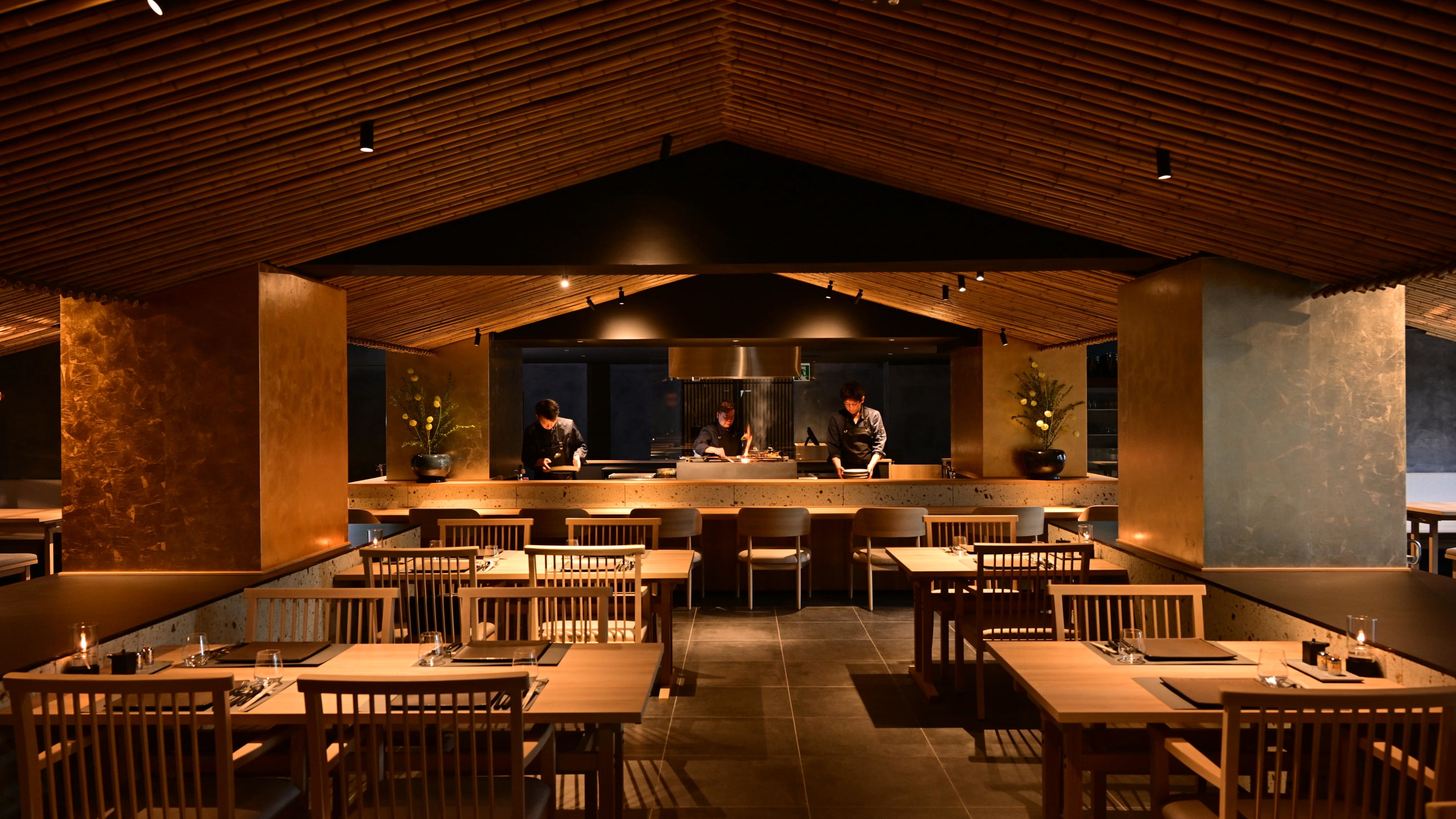 Restaurant "TOMORI"