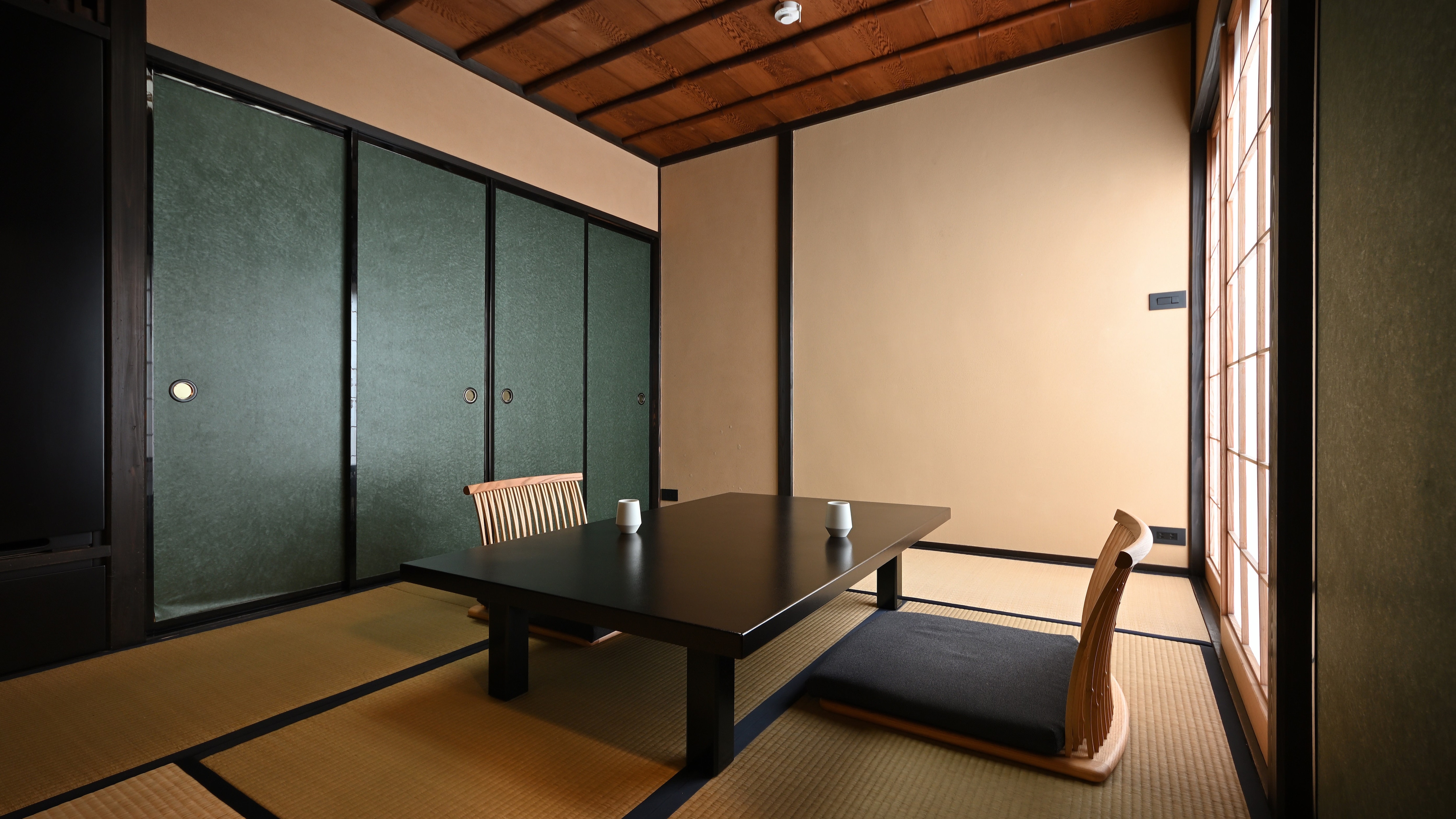 Japanese-style room with open-air bath [Higashiyama]
