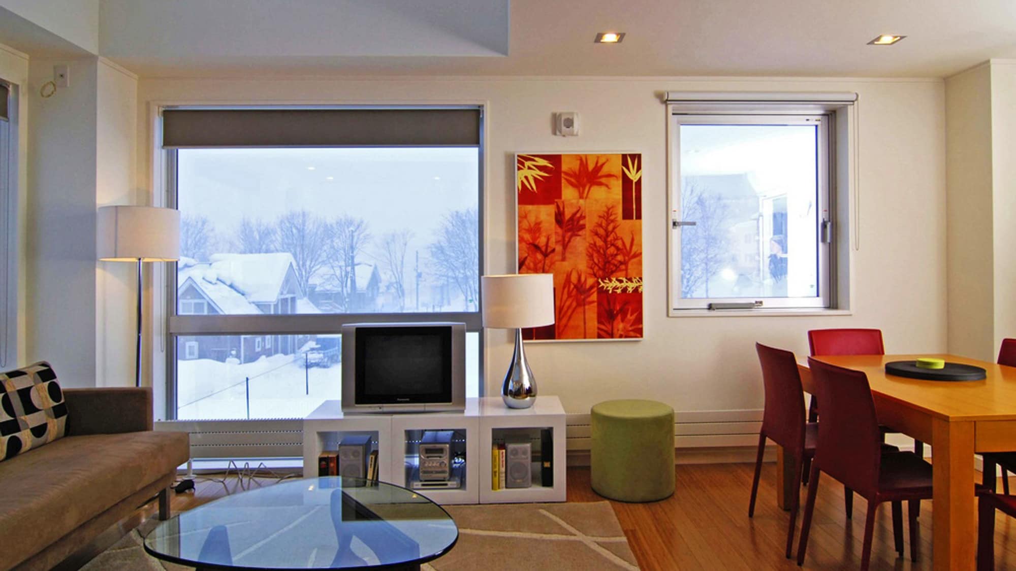 Relaxing living and dining area