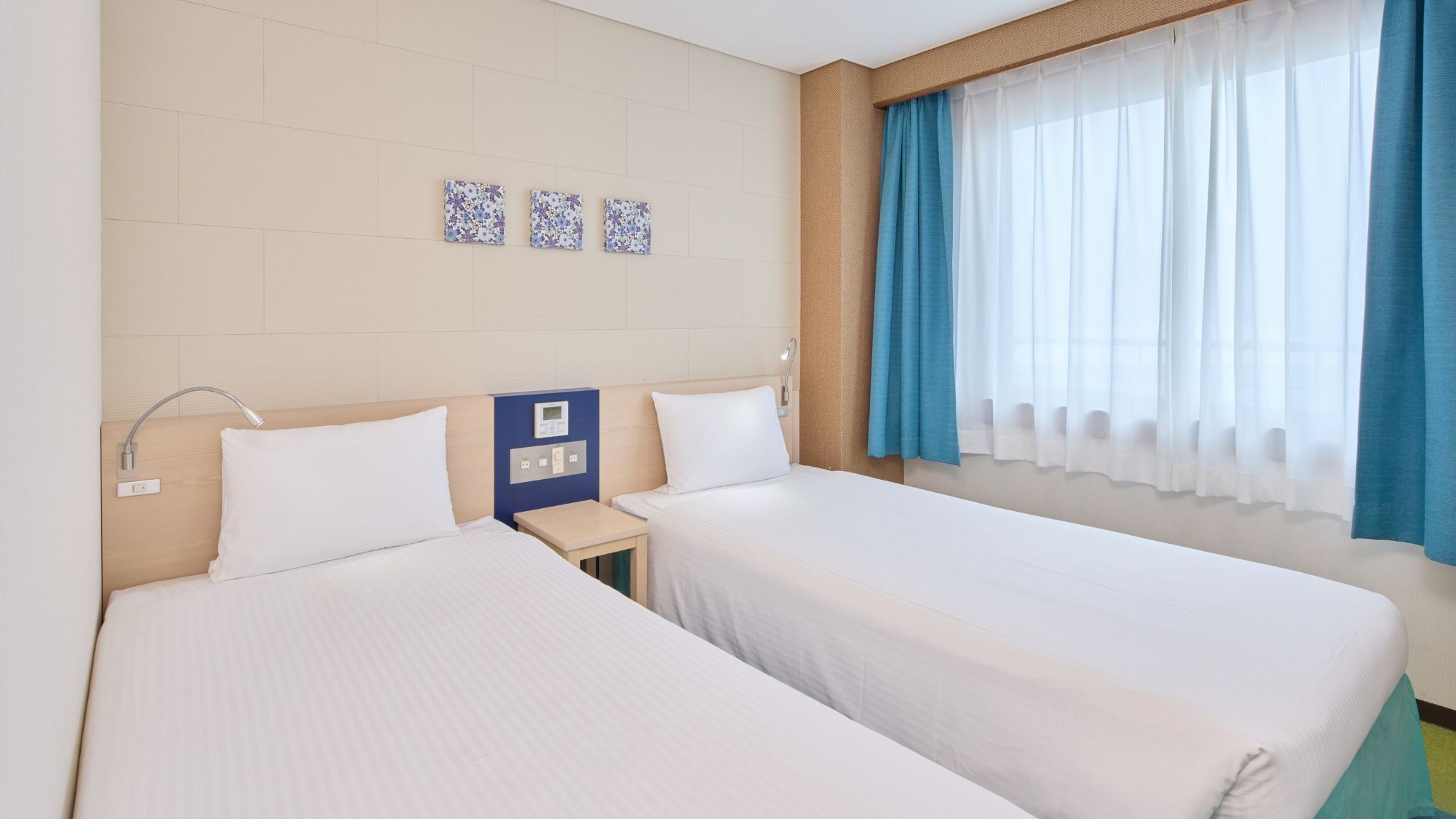 [Menara Utama] Kamar Ekonomi Twin Kamar bergaya Barat dengan banyak ruang yang memanfaatkan ruang berbentuk L secara maksimal