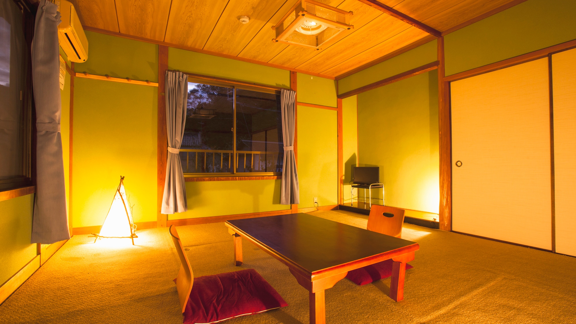 Japanese-style room