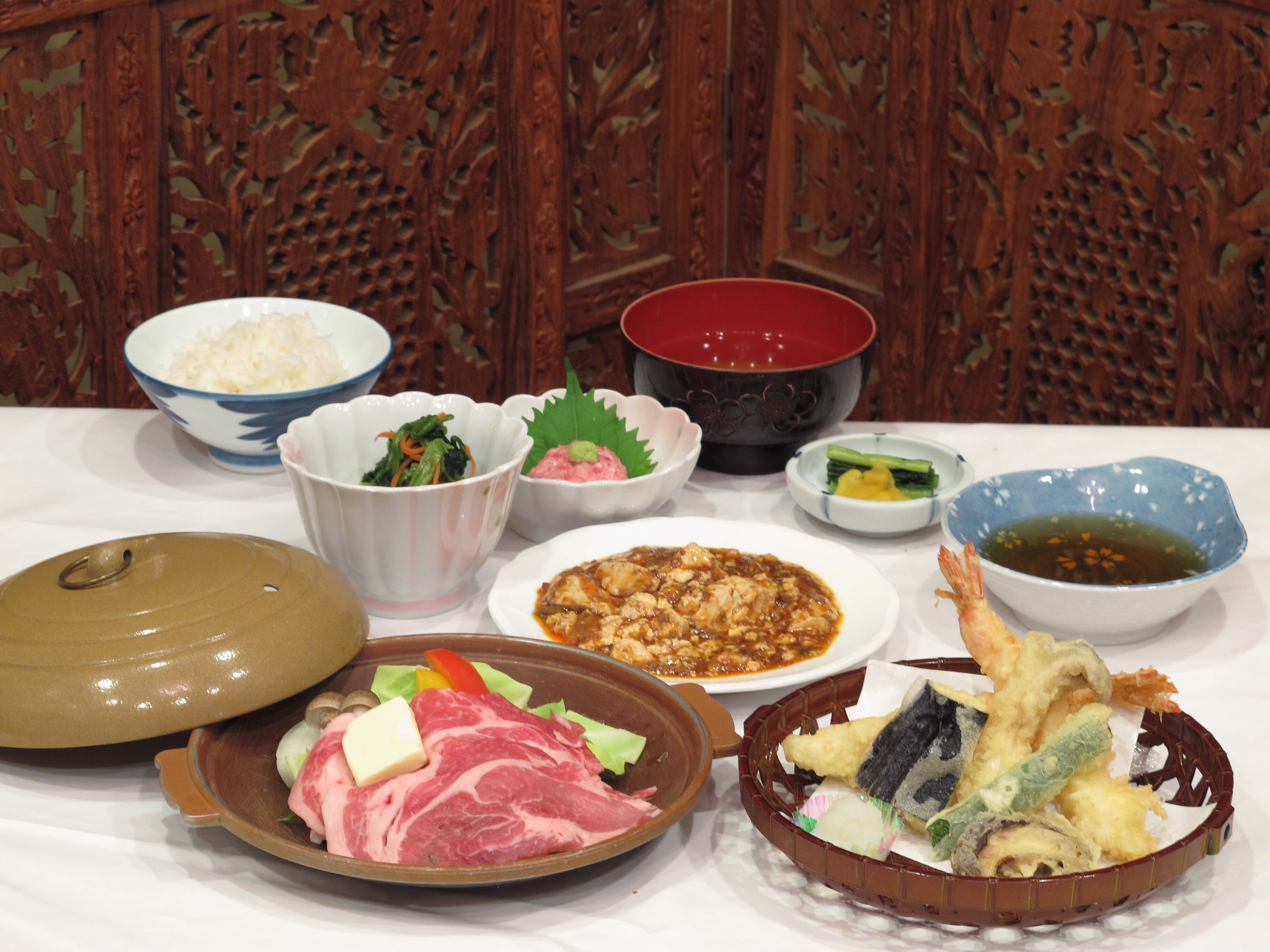 Pork plate and tempura set meal