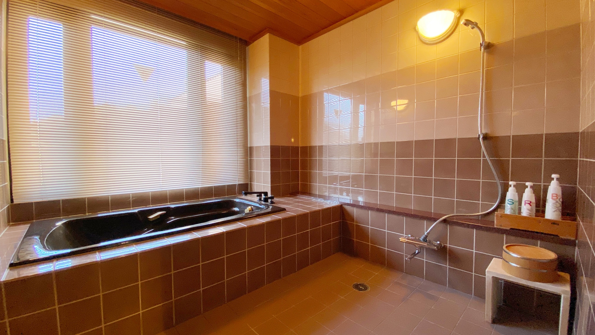 Kamar Khusus "Yakumo" Kamar 701 Kamar Mandi