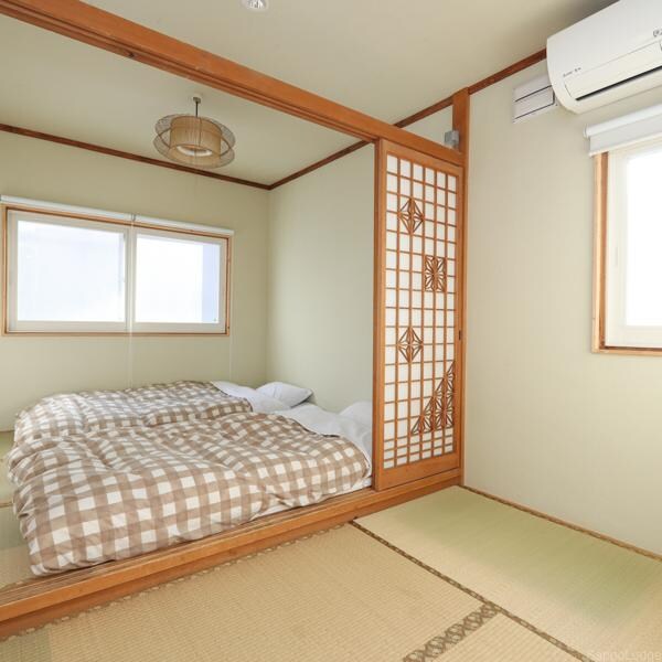 Japanese-style room with domestic luxury tatami mats can be used by up to 3 people