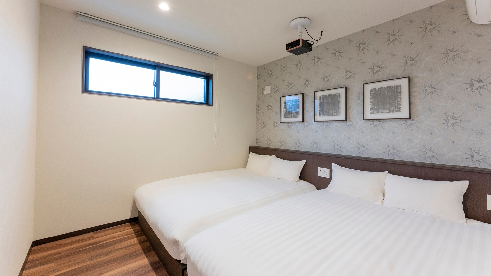 [Example of guest room with a capacity of 8 people] Bedroom with 2 double beds