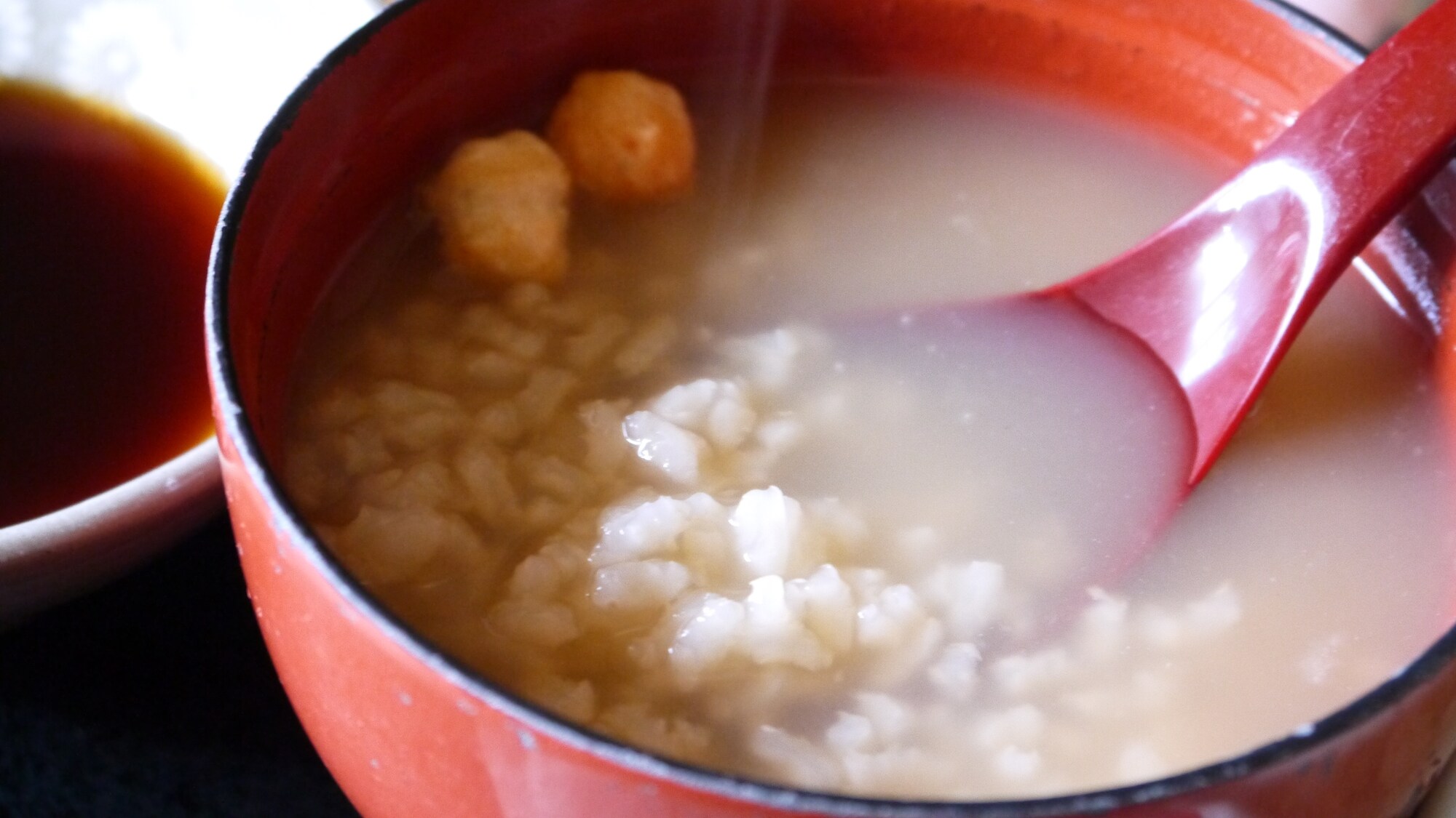 * [Japanese breakfast] We will serve Nara's specialty tea porridge and Narazuke, which are fragrant with roasted green tea.