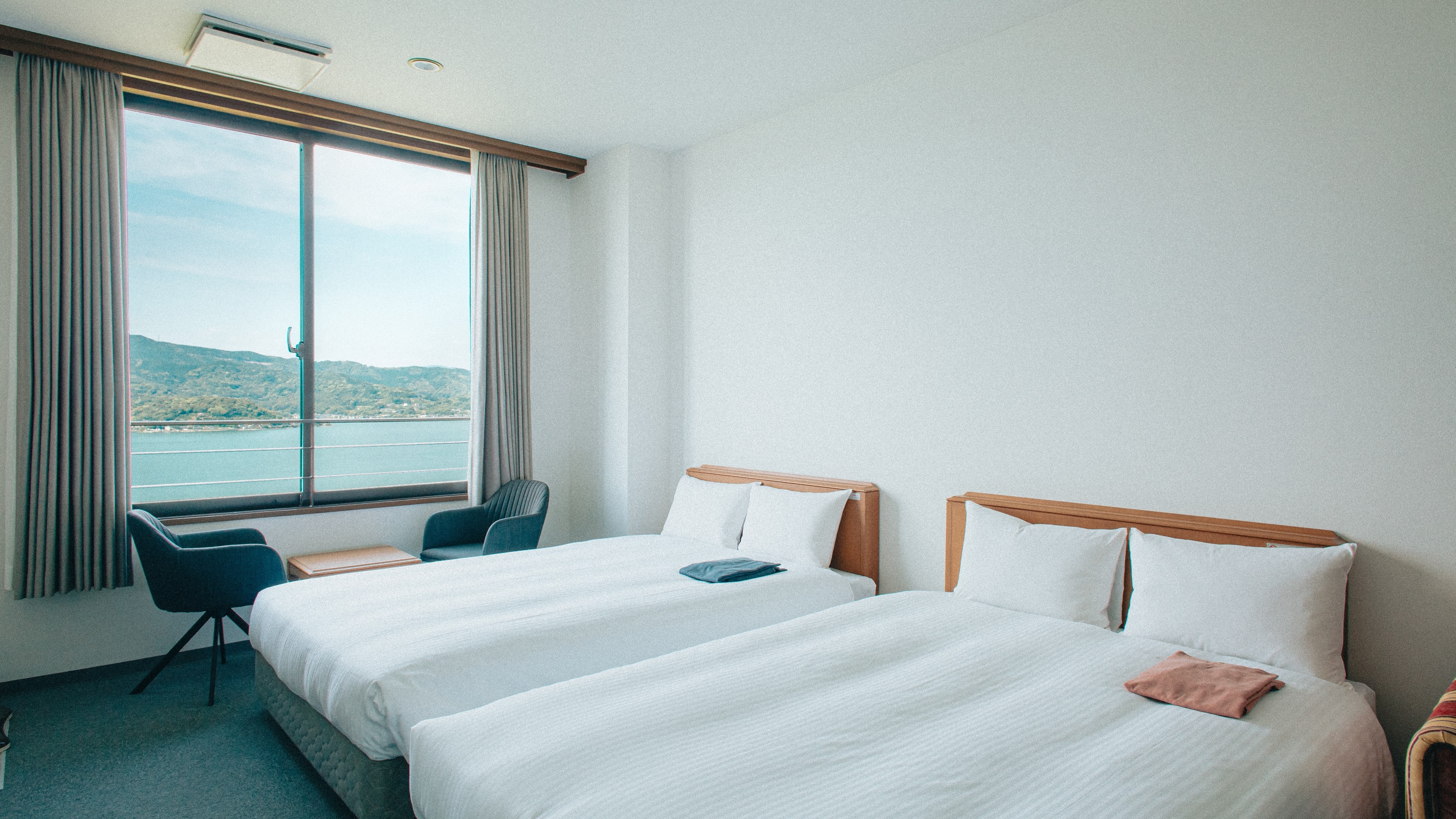Western-style twin room