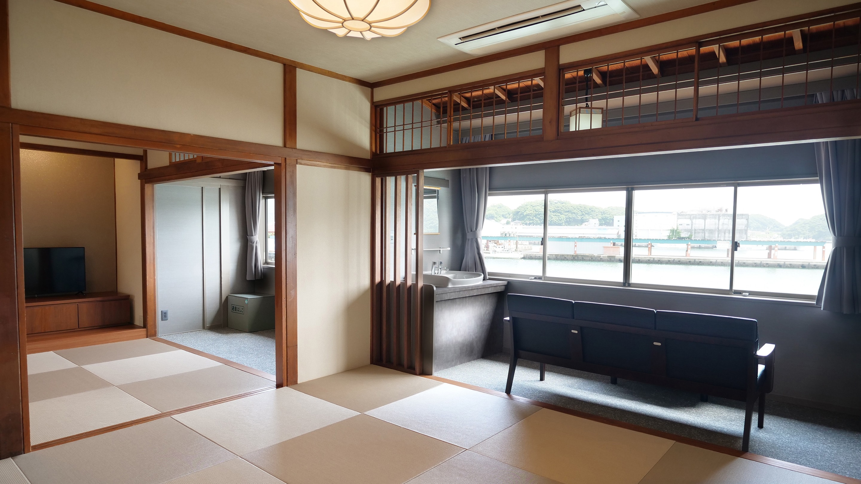 Standard Japanese-style room (2 rooms) No indoor bath (wooden building) *Example of guest room
