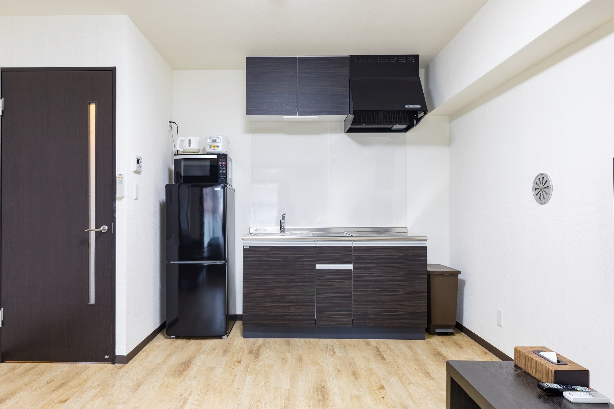 All rooms have a system kitchen! Refrigerator, microwave, rice cooker, electric kettle, and cooking utensils are also provided.
