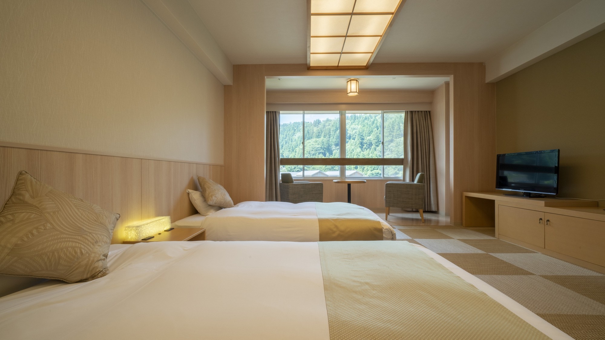 日式现代双床房，8张榻榻米 [34㎡]/矮床，入住后即可放松