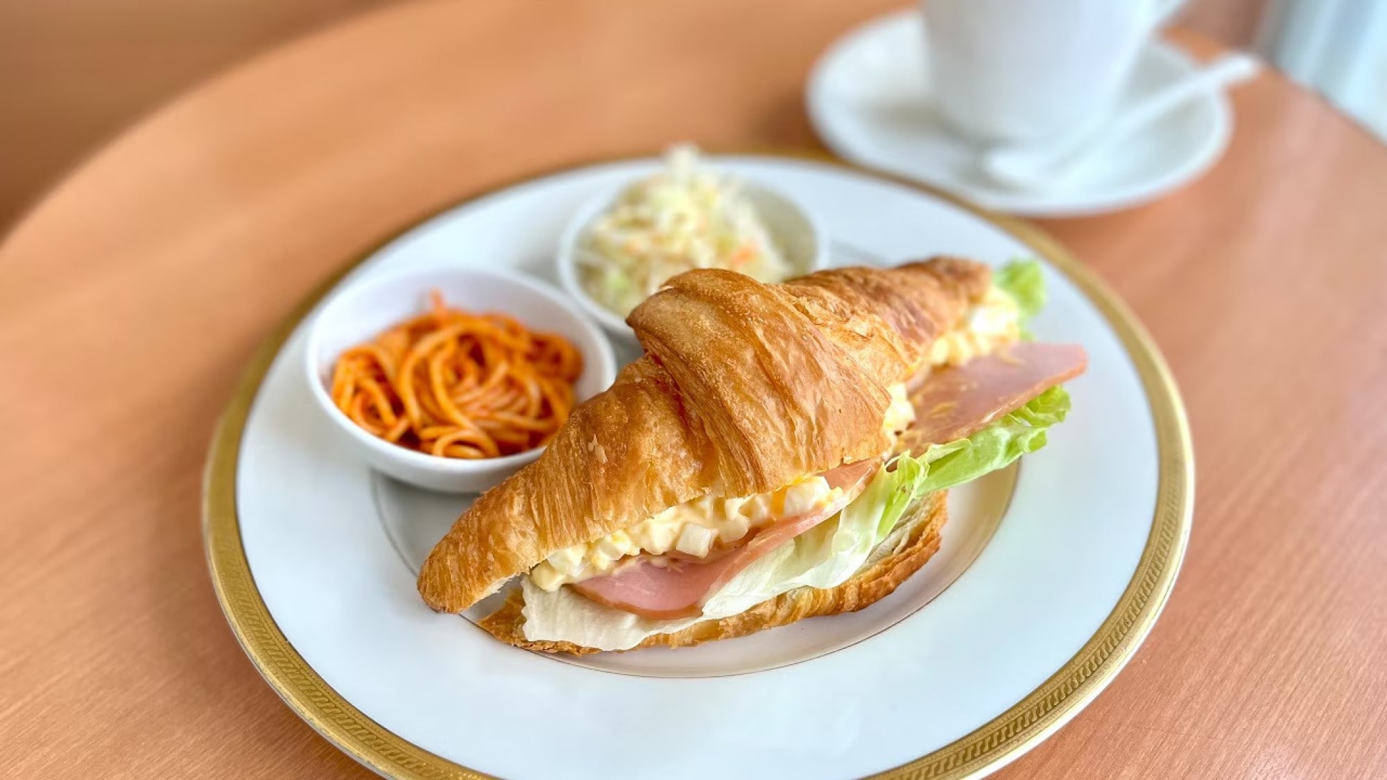 【早餐】平日限定三明治套餐♪地點是飯店隔壁的Orion Cafe。