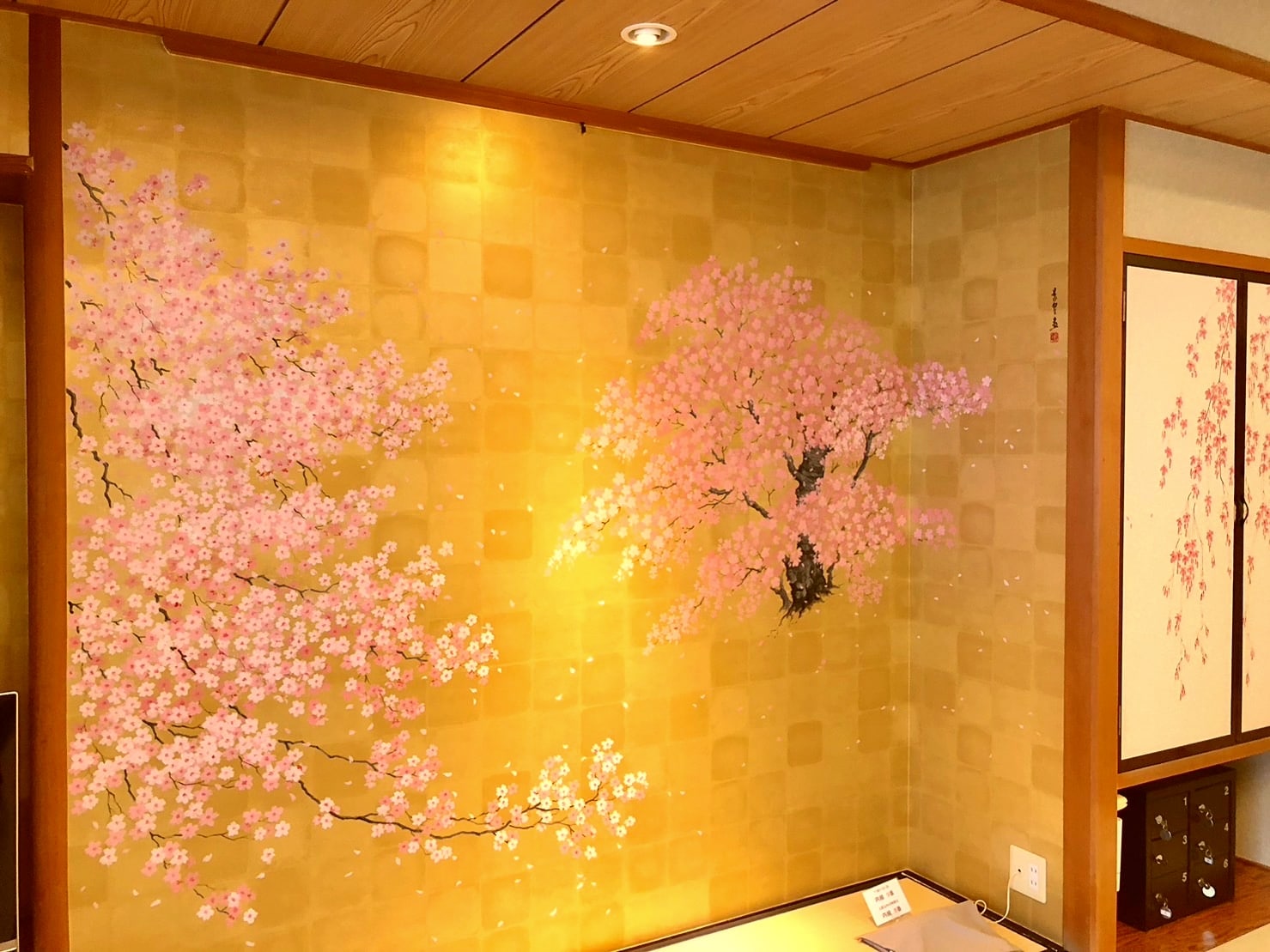 Special room for paintings (example) “Sakura Taihei” room (cherry blossoms in full bloom)
