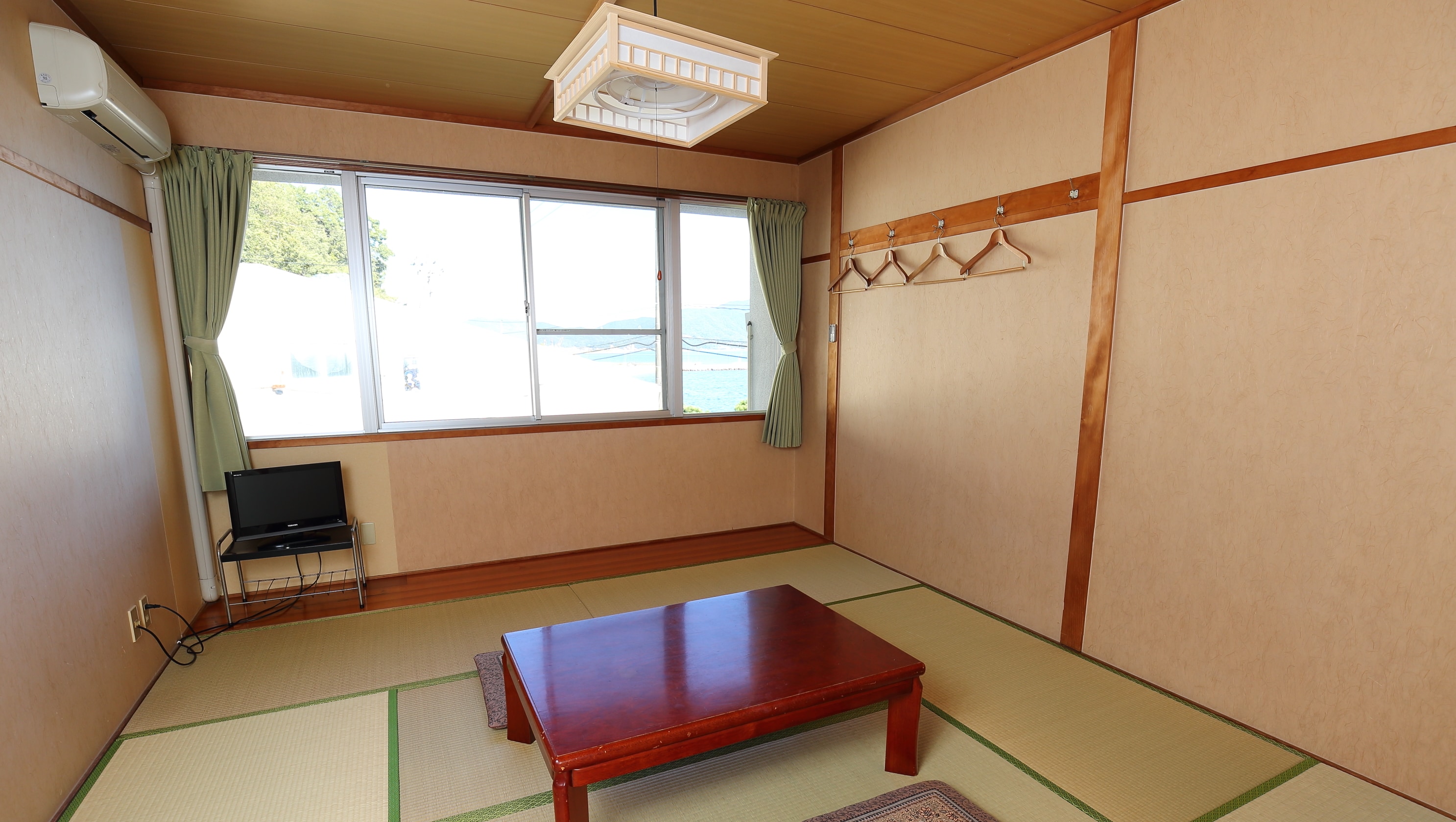 Phòng theo phong cách Nhật Bản (8 chiếu tatami) (sức chứa 4 người, có phòng vệ sinh)