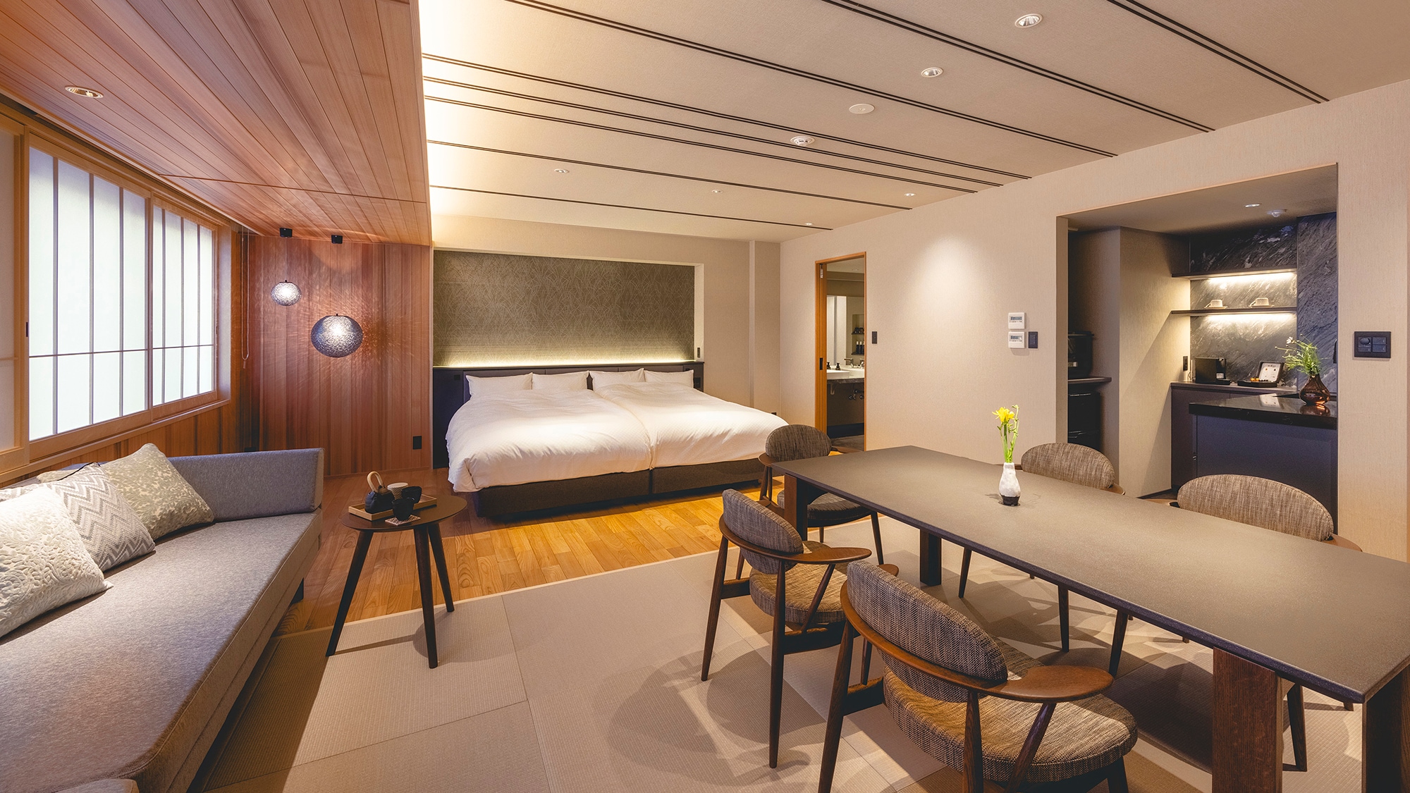 ■Barrier-free room■A Japanese-modern designer room where you can feel the warmth of the trees