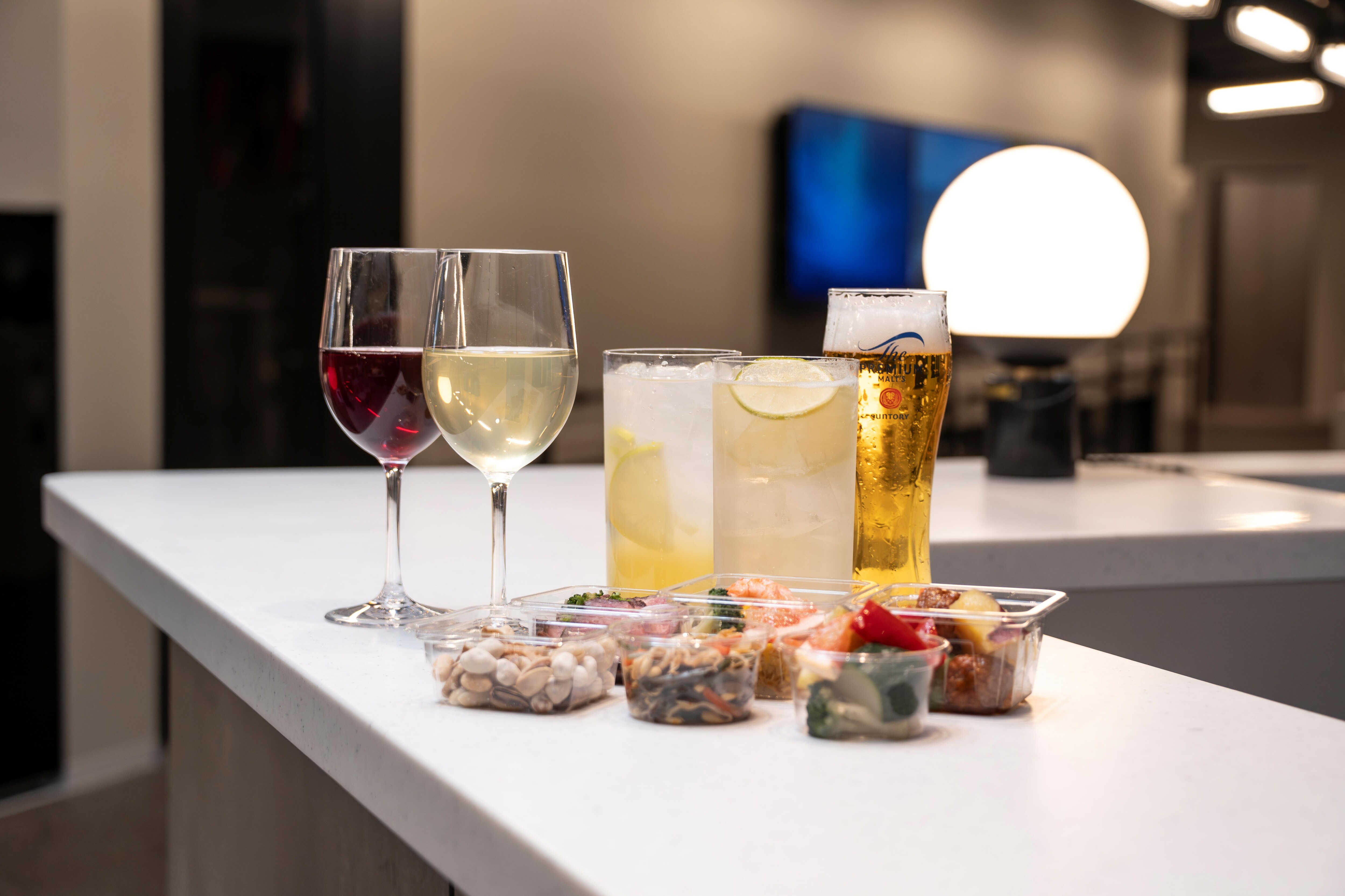 Light meals & drinks