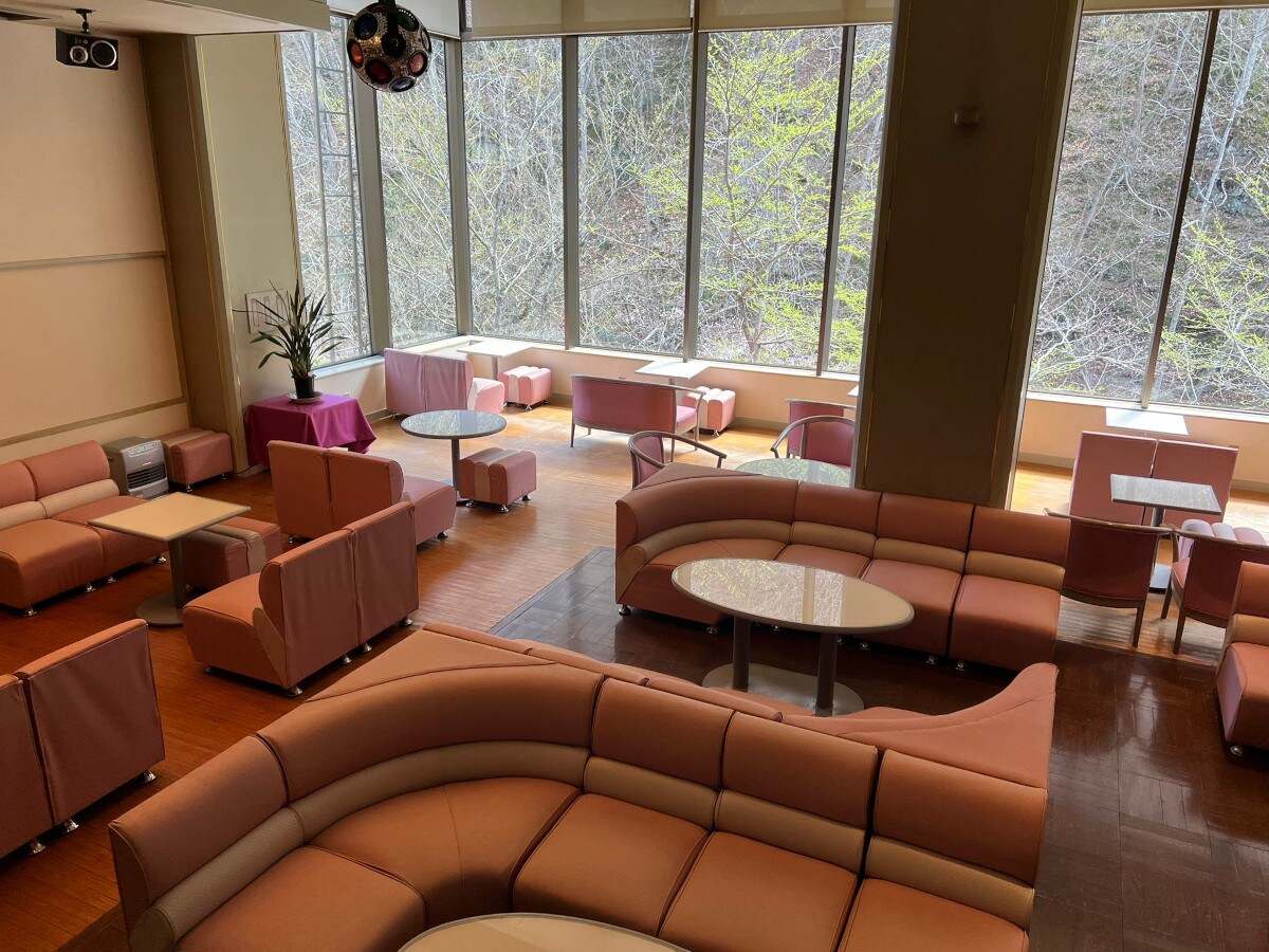 Open Lounge ②