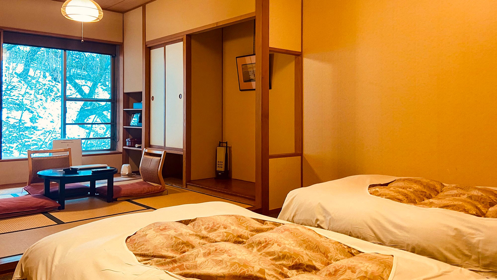 ・[Japanese-Western Room A] Twin bed + living room space (4.5 tatami mats) 2 barrier-free rooms available