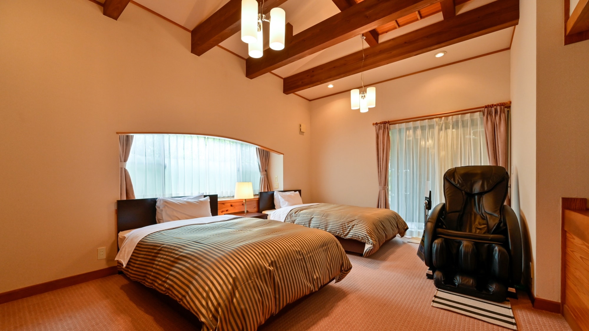[Warakutei] Sachi (special room, Japanese-Western room) - Simmons beds are used in the Western-style rooms