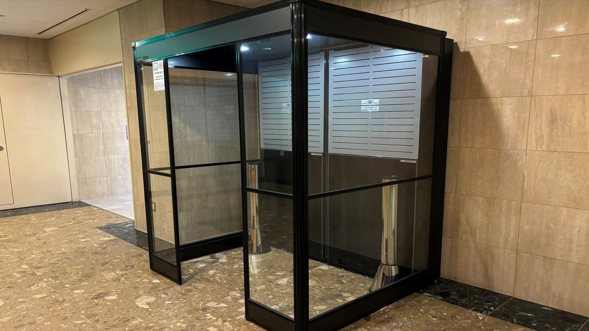 FSI函館駅前_南館1F喫煙ブース