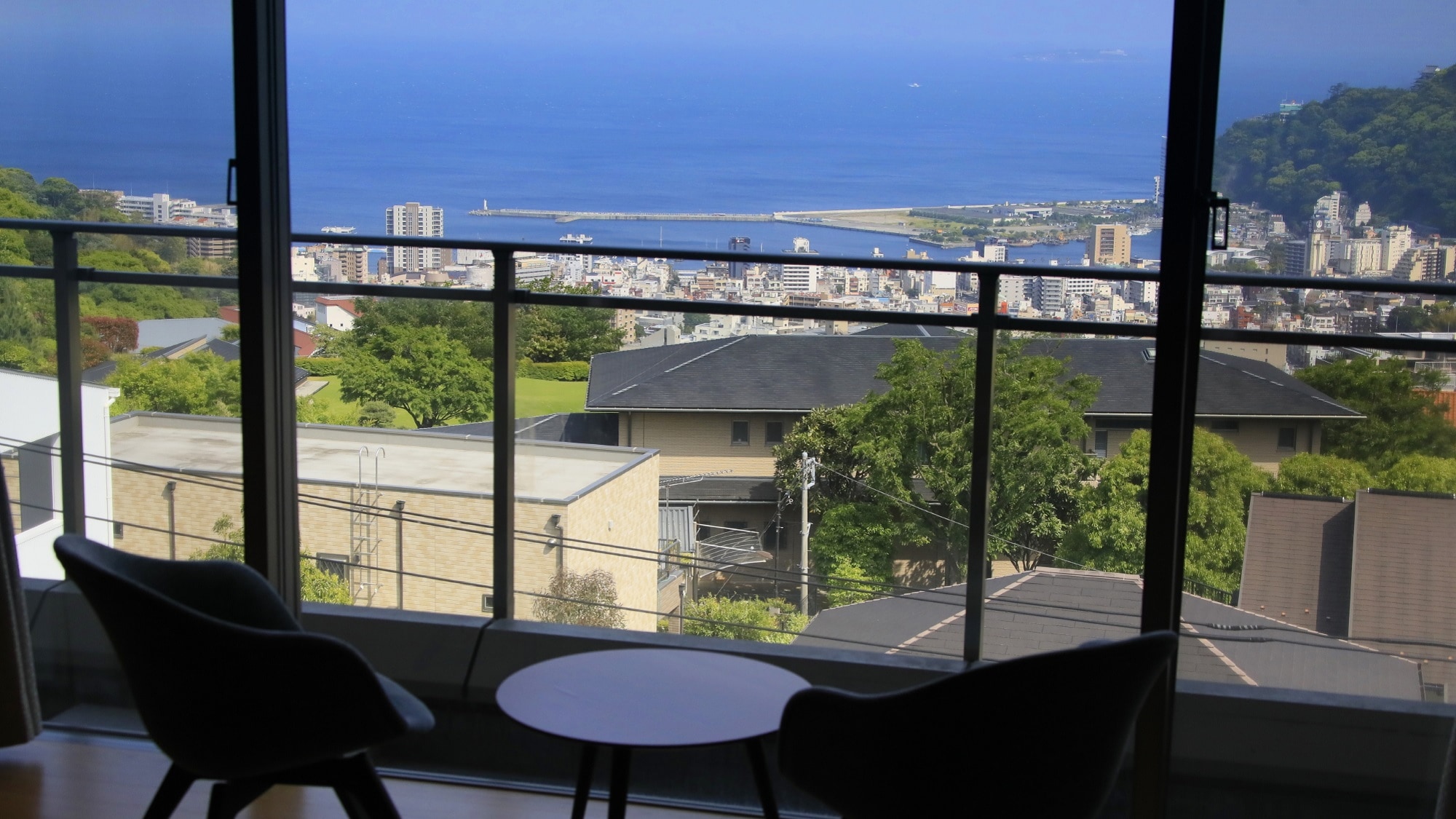 Japanese-style twin room with ocean view / 25 sq m / Non-smoking