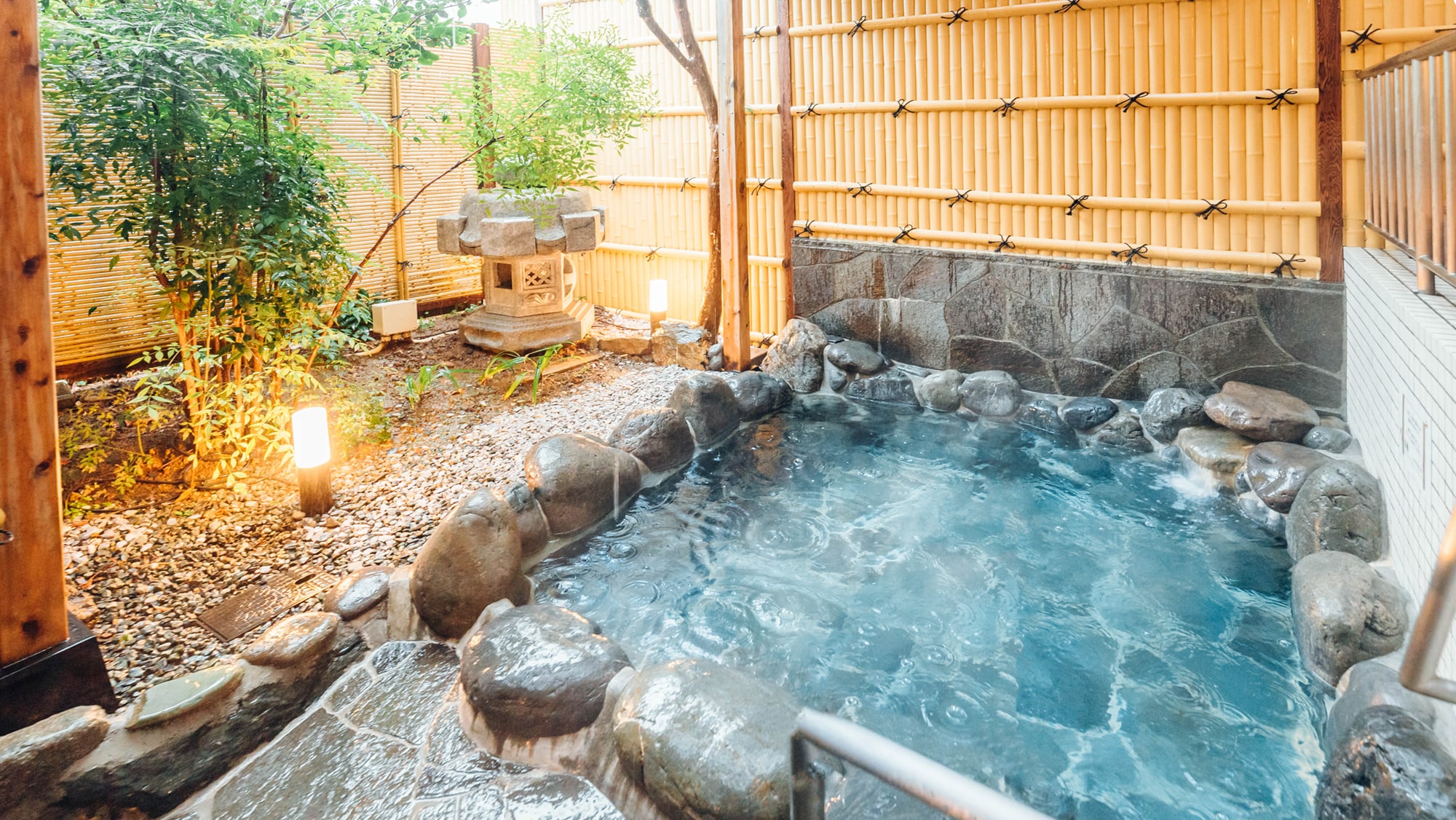High quality Atami hot spring water in abundance.