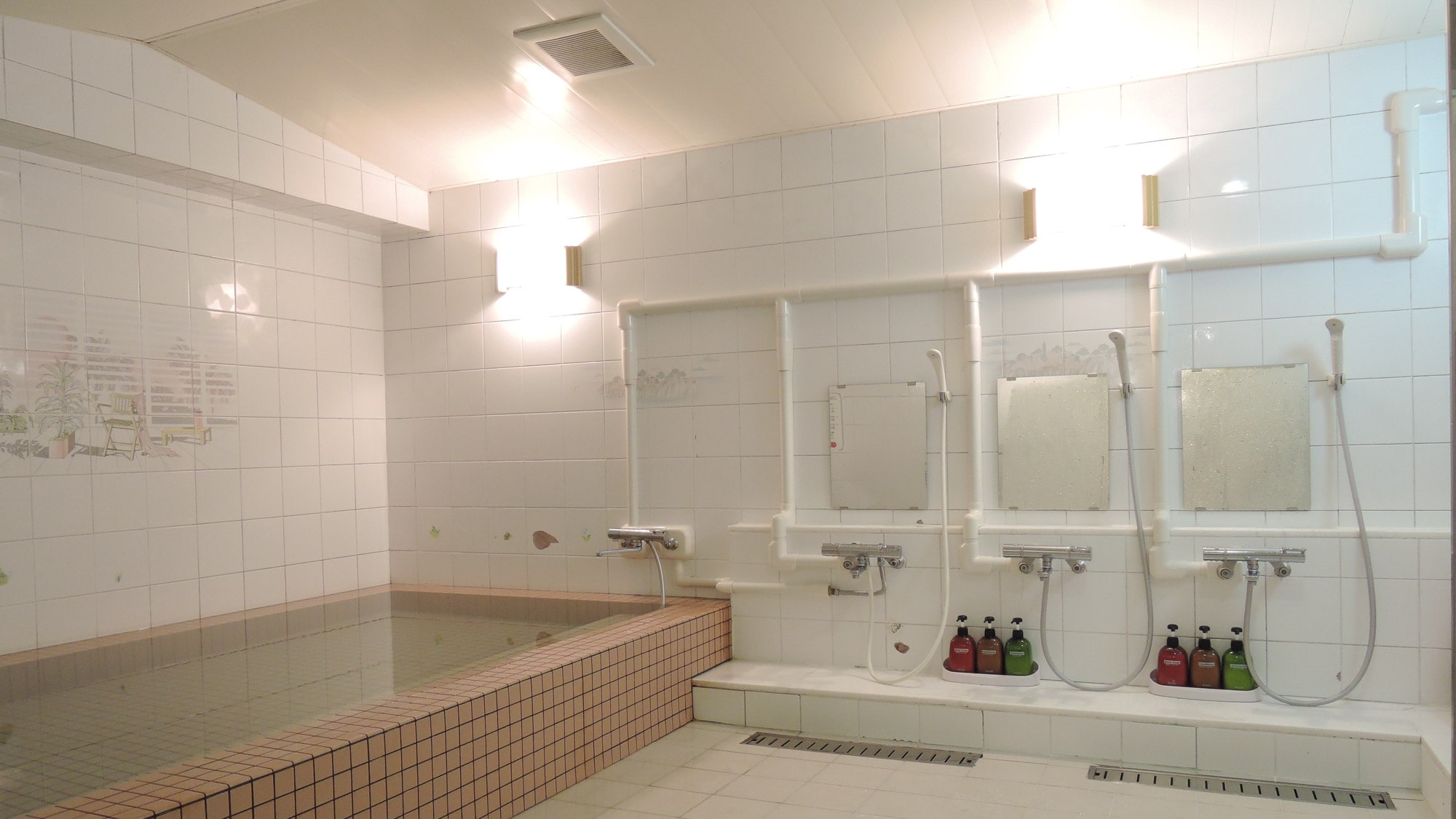 * [Large communal bath] It is not a hot spring, but you can enter it leisurely.