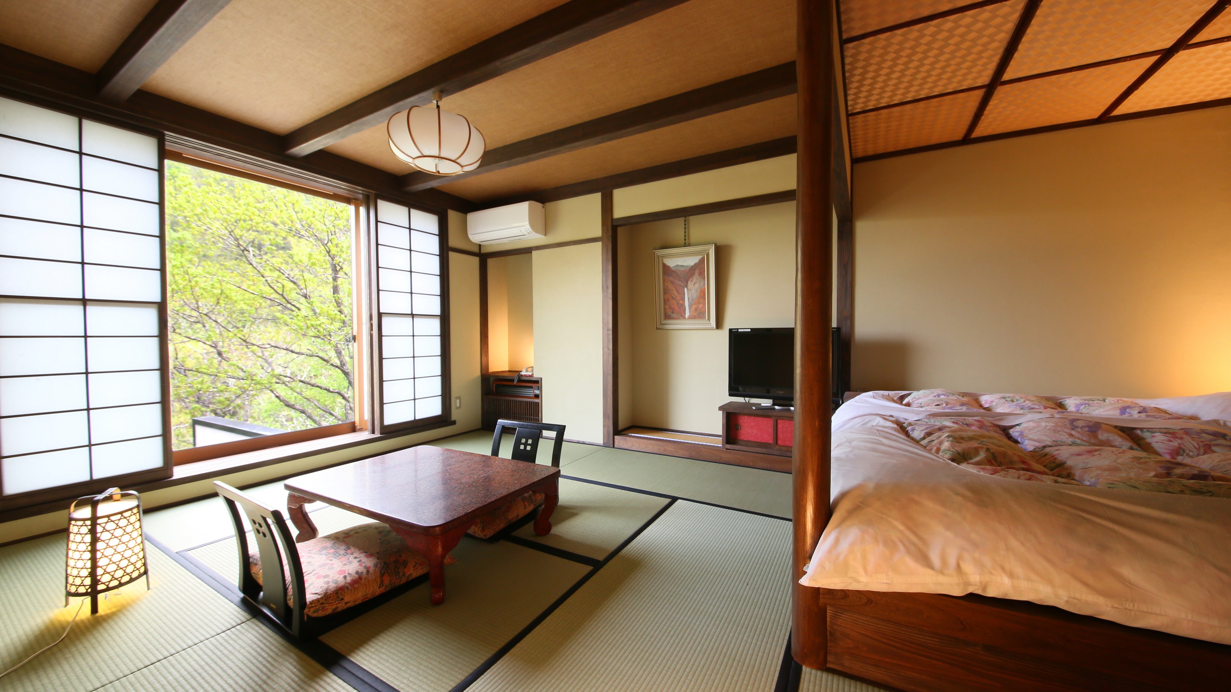 ■Modern Japanese room. beautiful view from the window