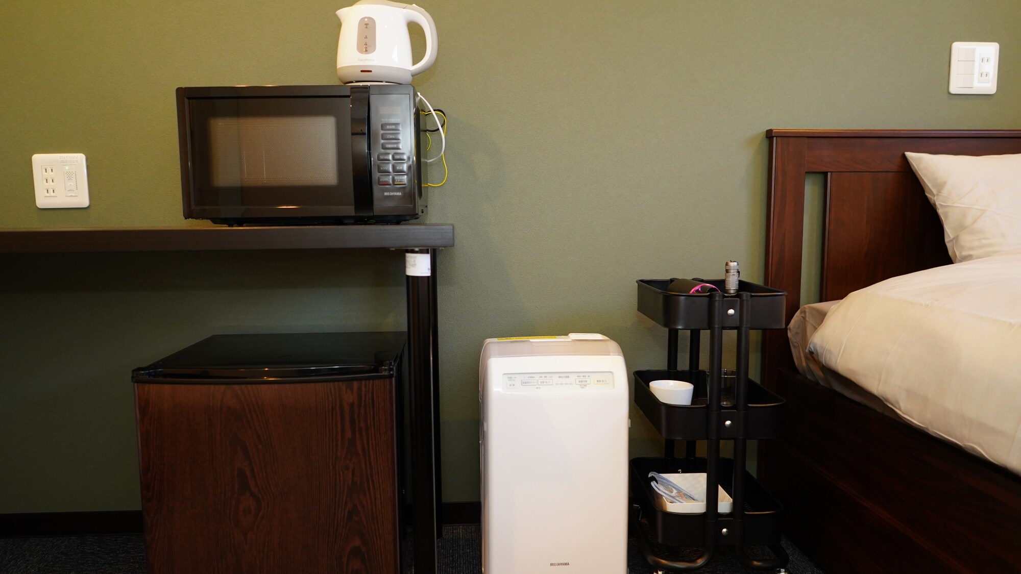 [Room facilities] A microwave and refrigerator are provided, making it safe for long-term stays.