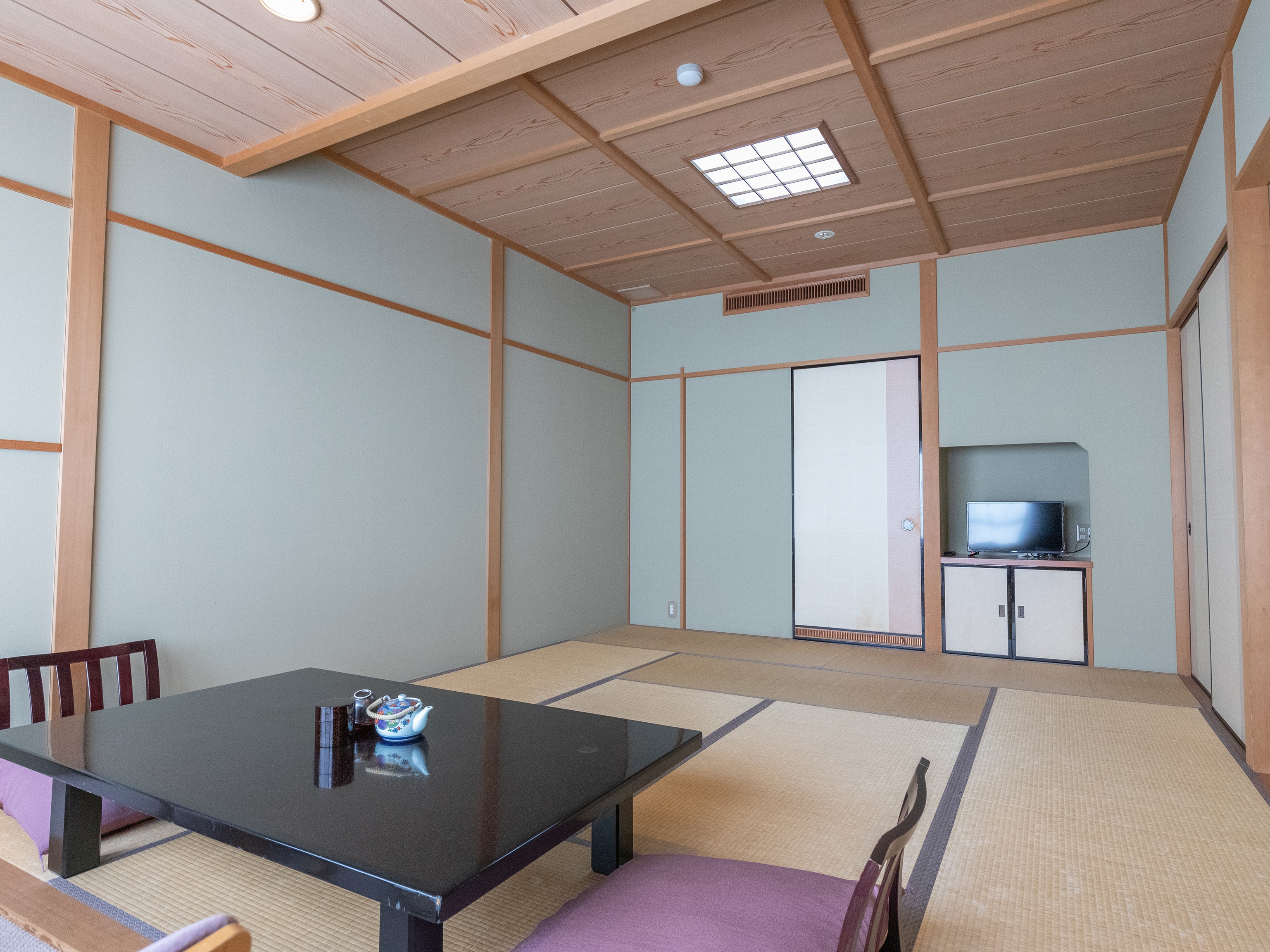 Japanese-style quadruple room