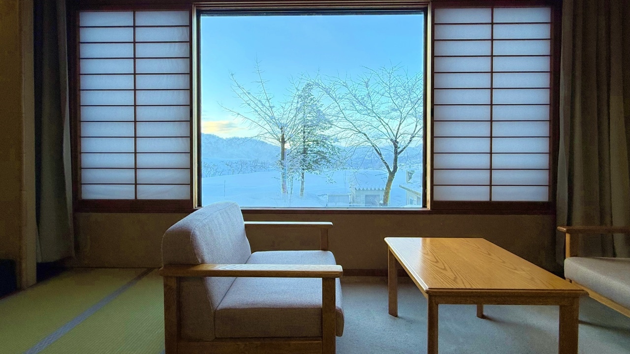 [Relaxation Room] Japanese-style room with 10 tatami mats