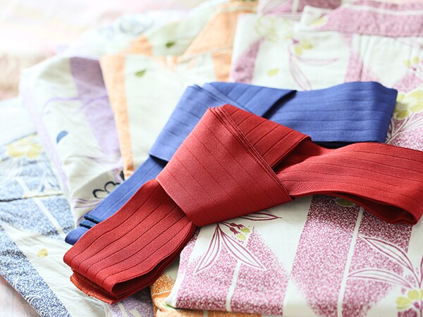 There are three types of colored yukata for women. The type is up to you♪