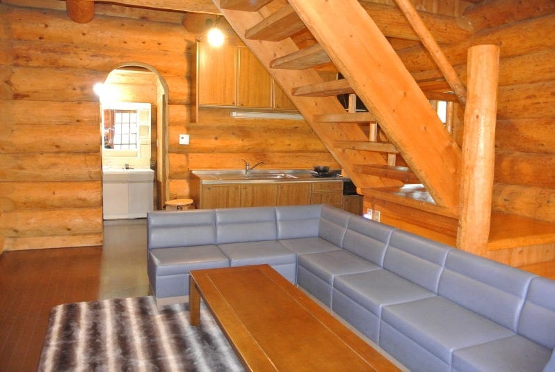 Log House　Inside the building