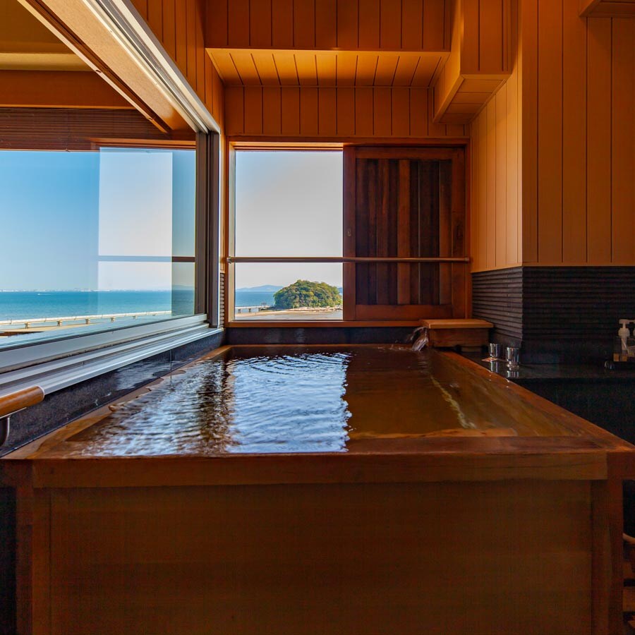 -Guest room with open-air bath, cypress bath * Not a hot spring-