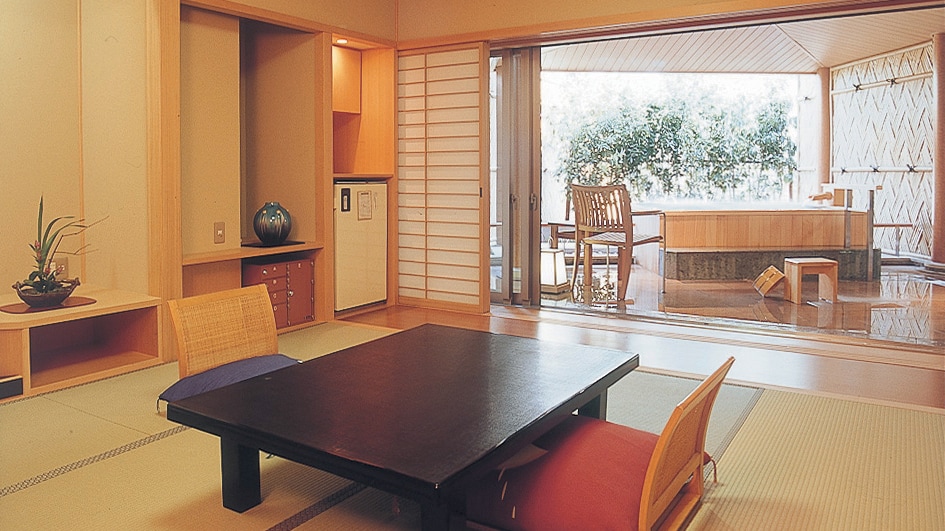 [Superior] Hakuun-no-Yakata: Guest room with garden hot spring open-air bath (Japanese-style room with toilet) Non-smoking