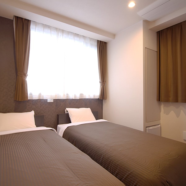 Twin room [2 100cm wide beds]