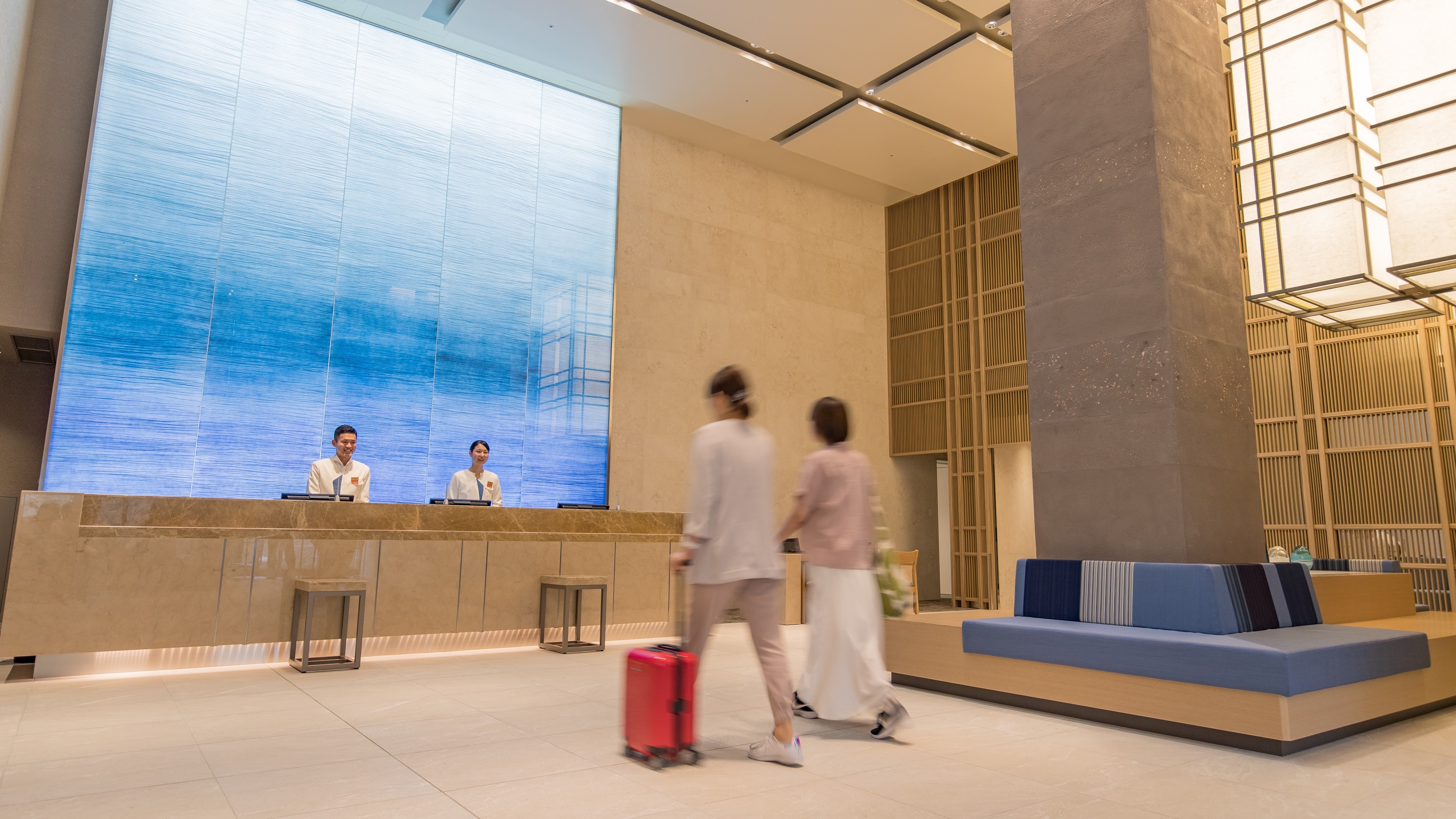 Lobby | An urban hotel with a sense of openness.