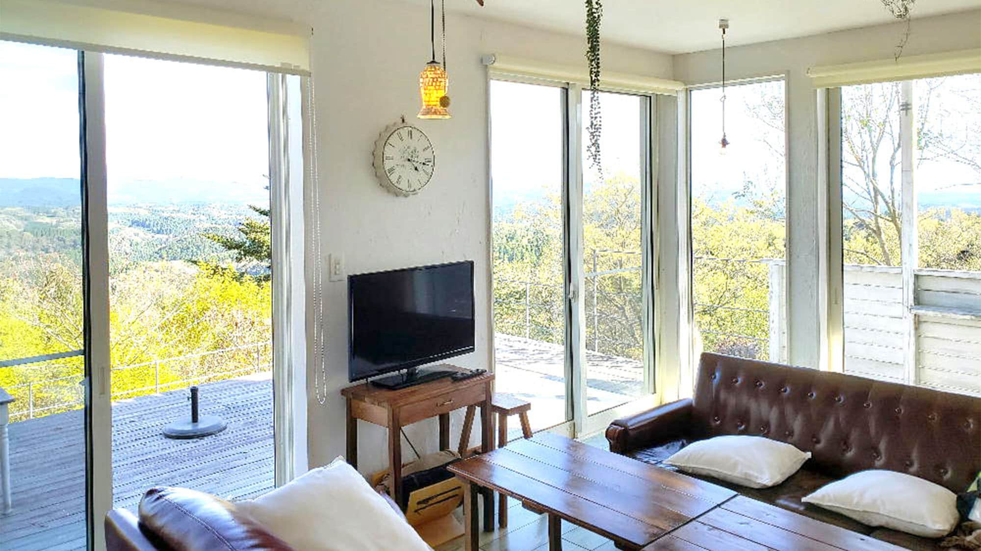 ・ Living room with an open atmosphere