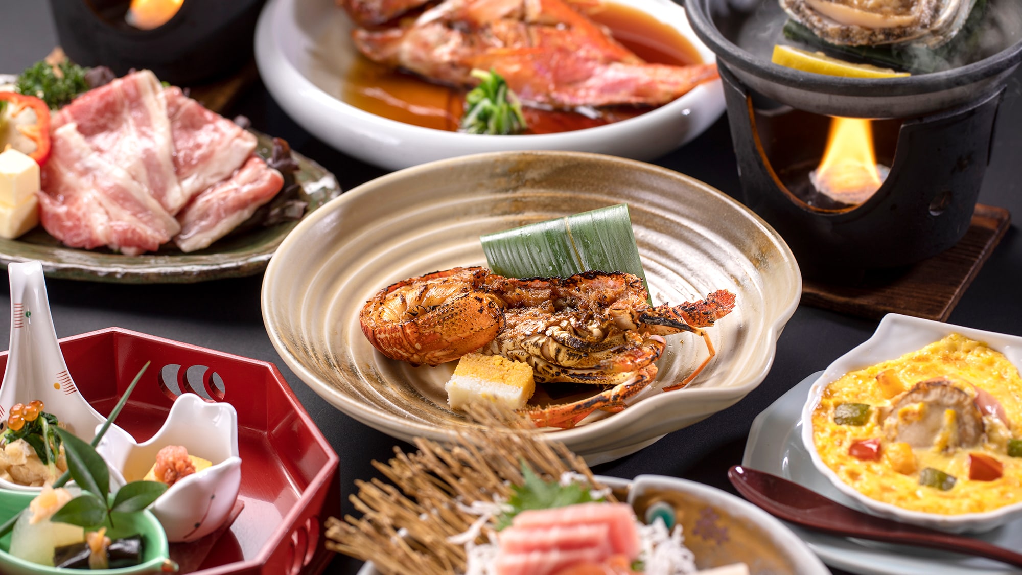 [คอร์ส Manpuku Kaiseki] เรามีกุ้งมังกร หอยเป๋าฮื้อ ปลาทรายแดงทะเล และอาหารทะเลที่สวยงามสามอย่าง