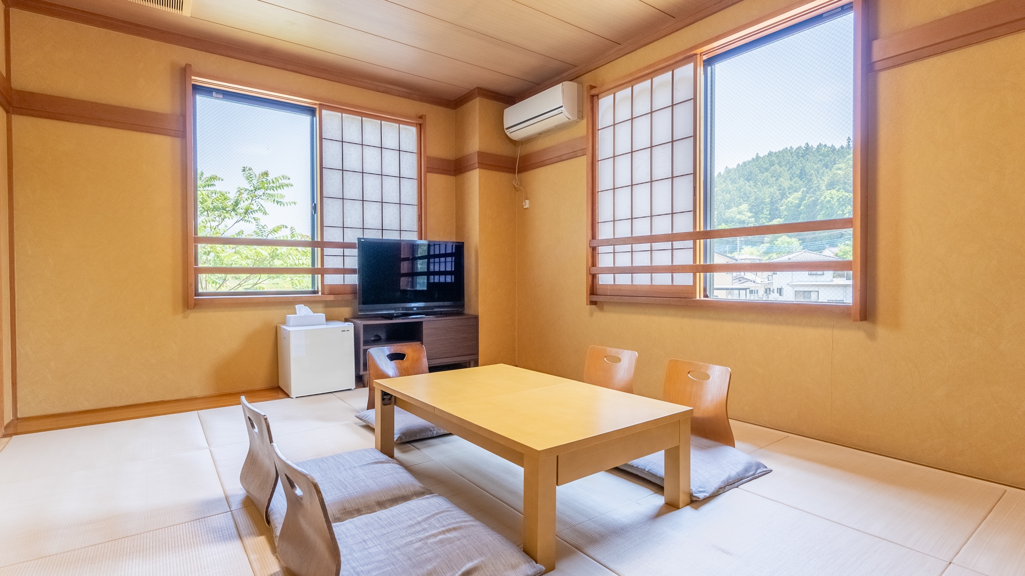 [Non-smoking] Japanese-style room for 1 to 5 people