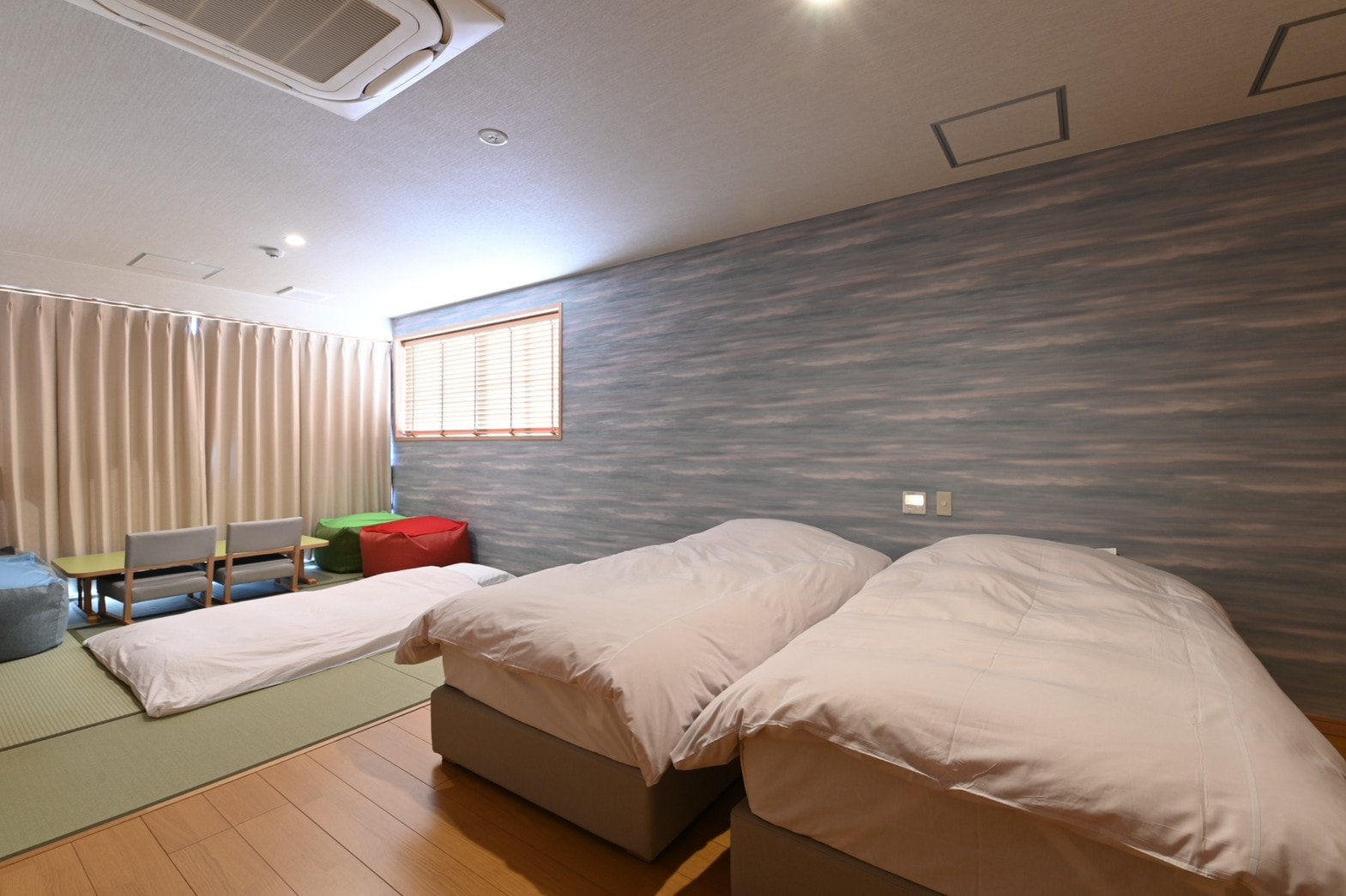 Japanese style twin room with fine view bath